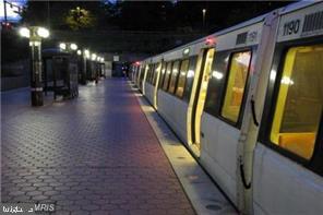 PARKSIDE CONDOMINIUMS - Residential Lease