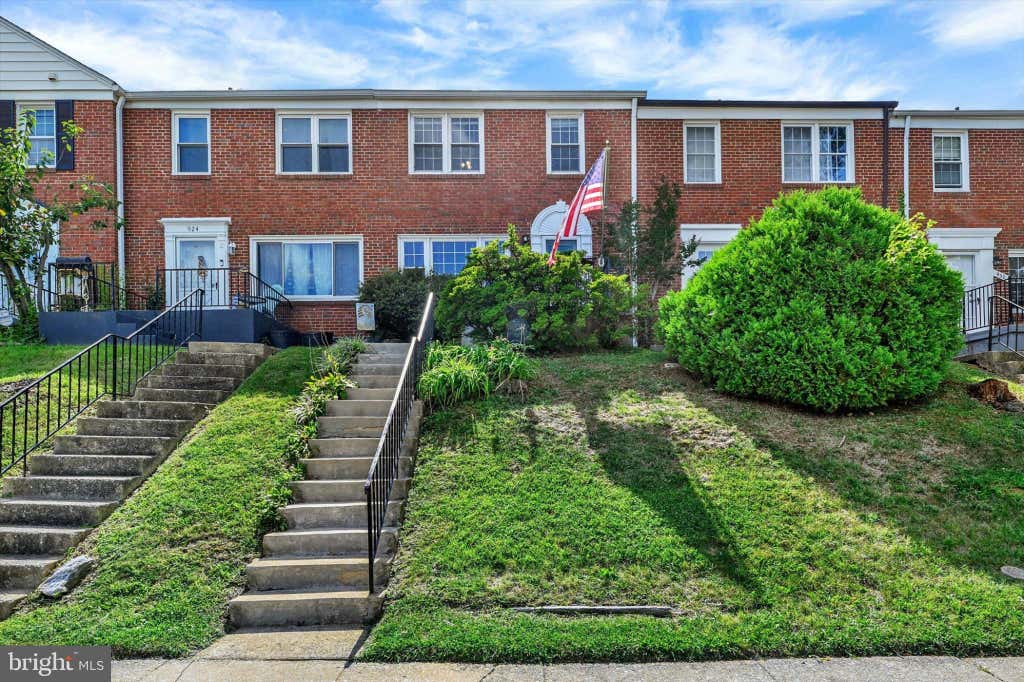 Photo of 926 Fairmount Avenue, TOWSON, MD 21204 (MLS # MDBC2174150)