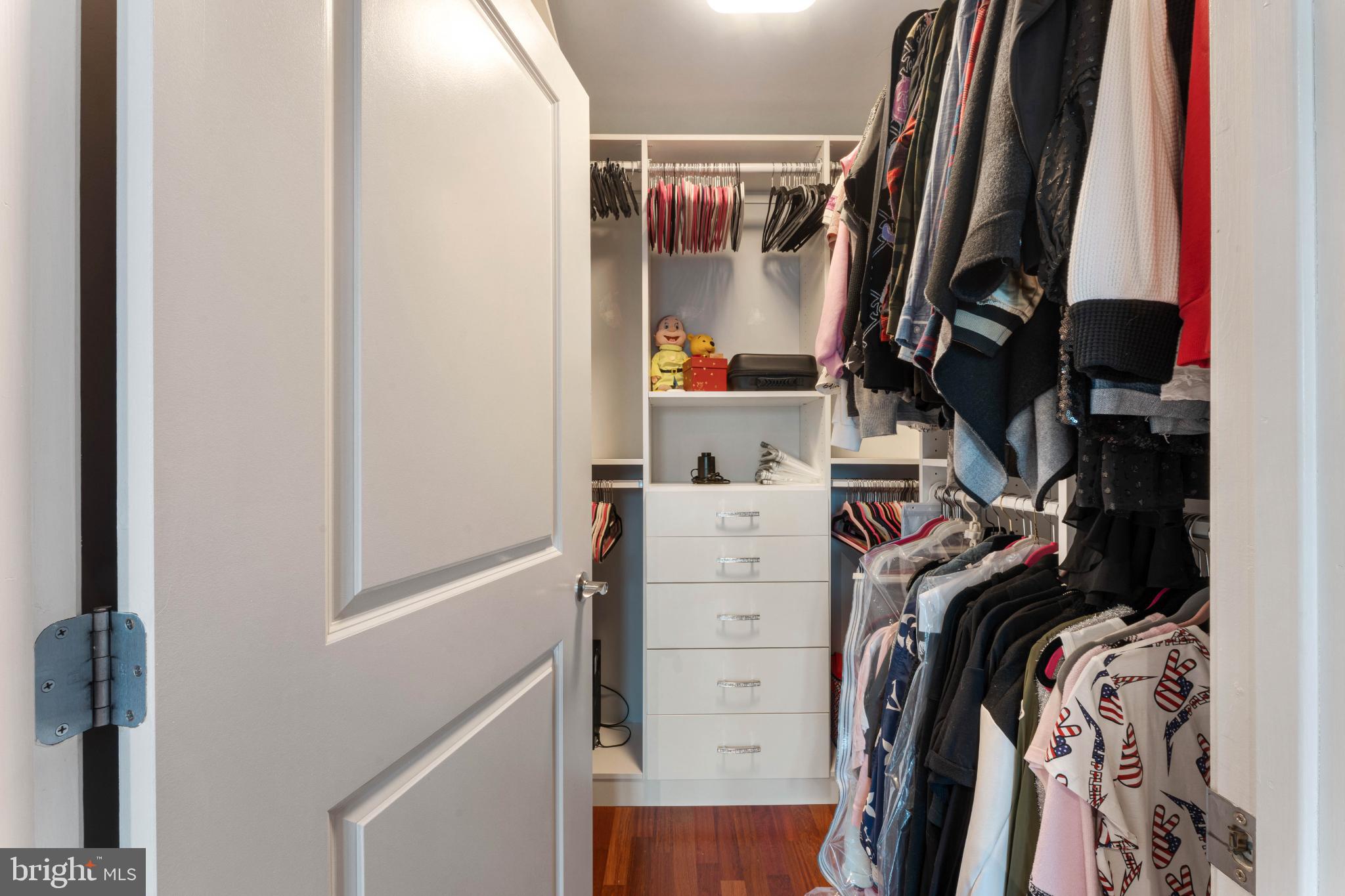 WATERFRONT SQUARE - Residential