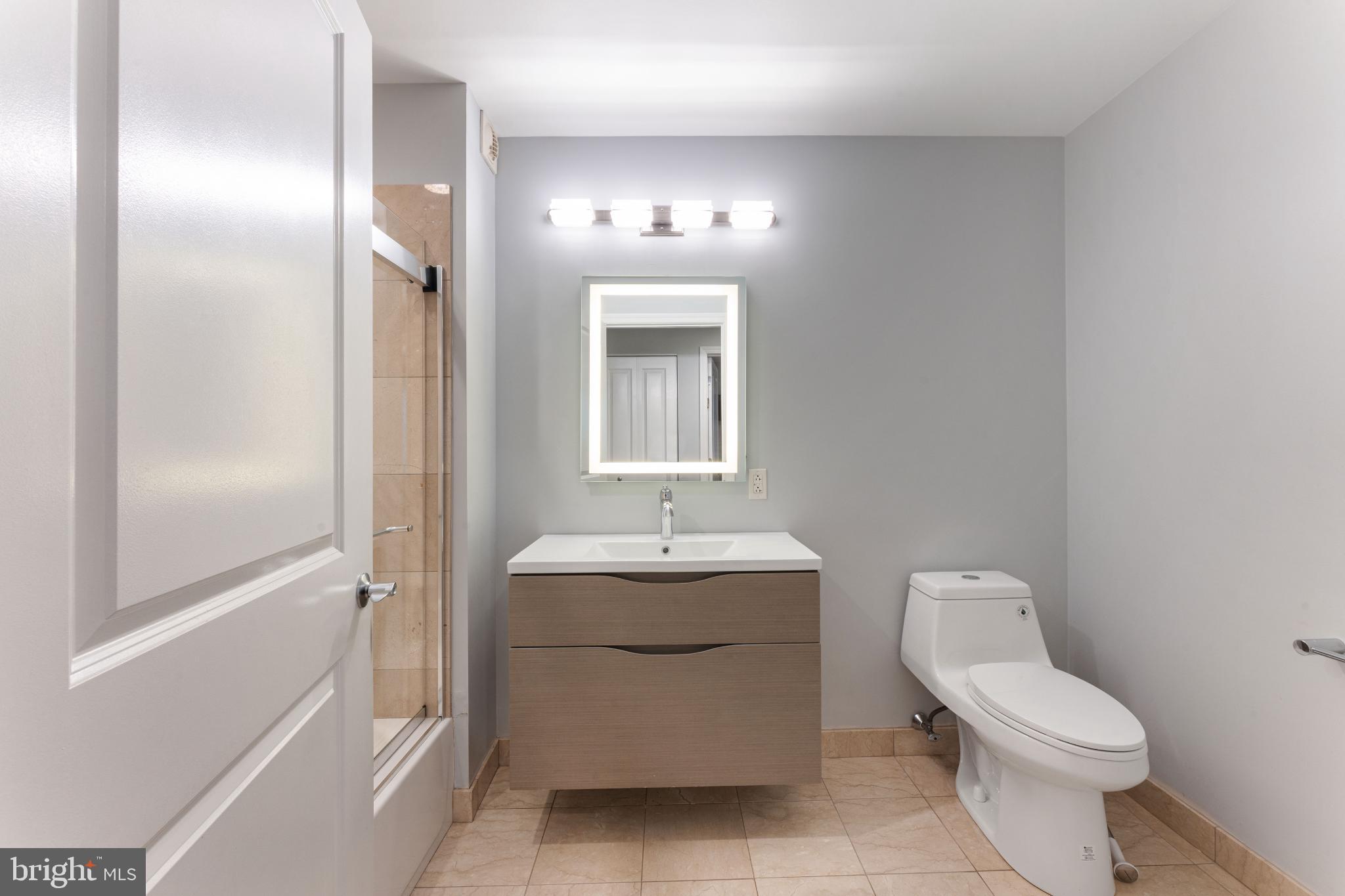 WATERFRONT SQUARE - Residential