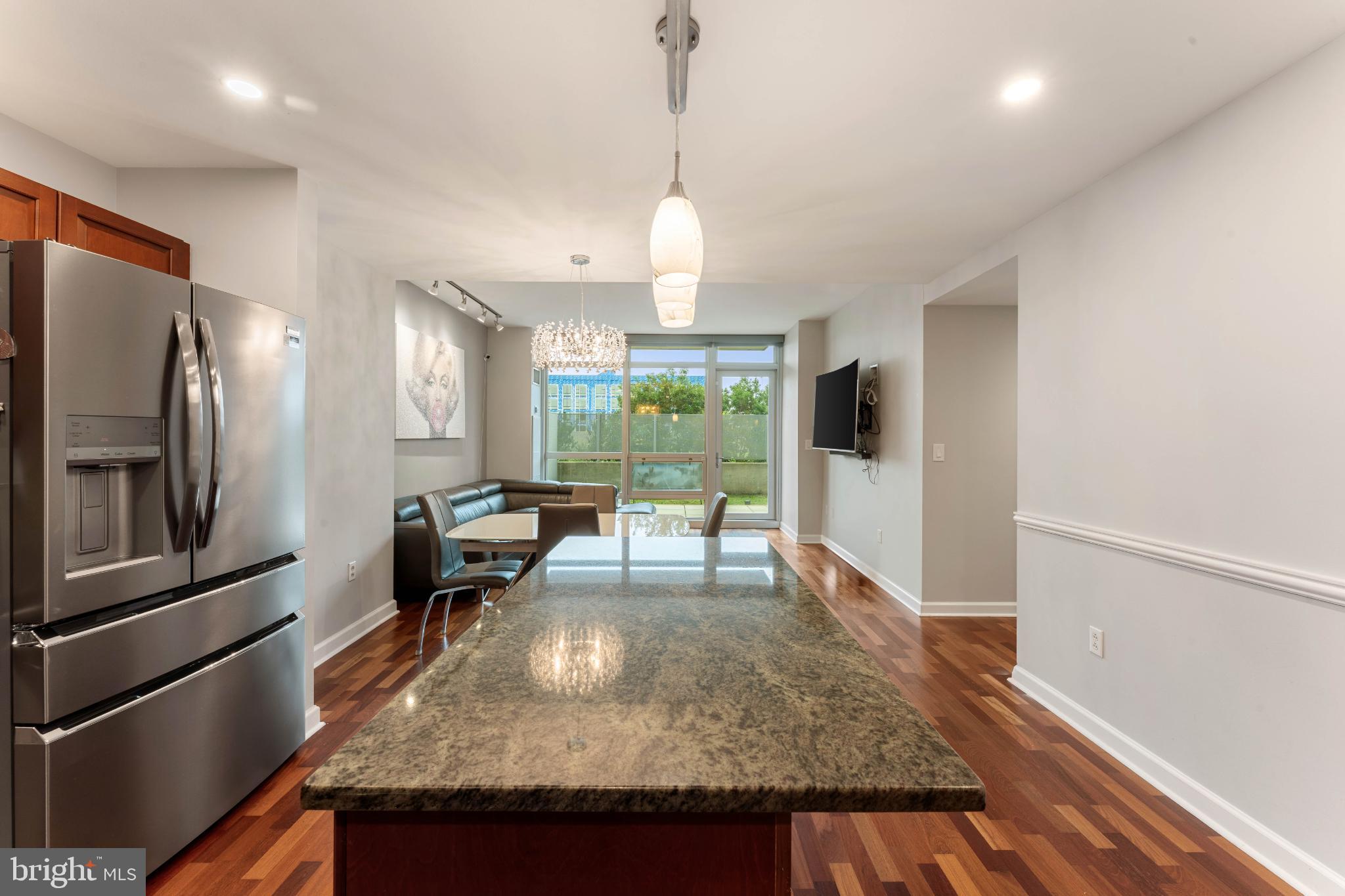 WATERFRONT SQUARE - Residential