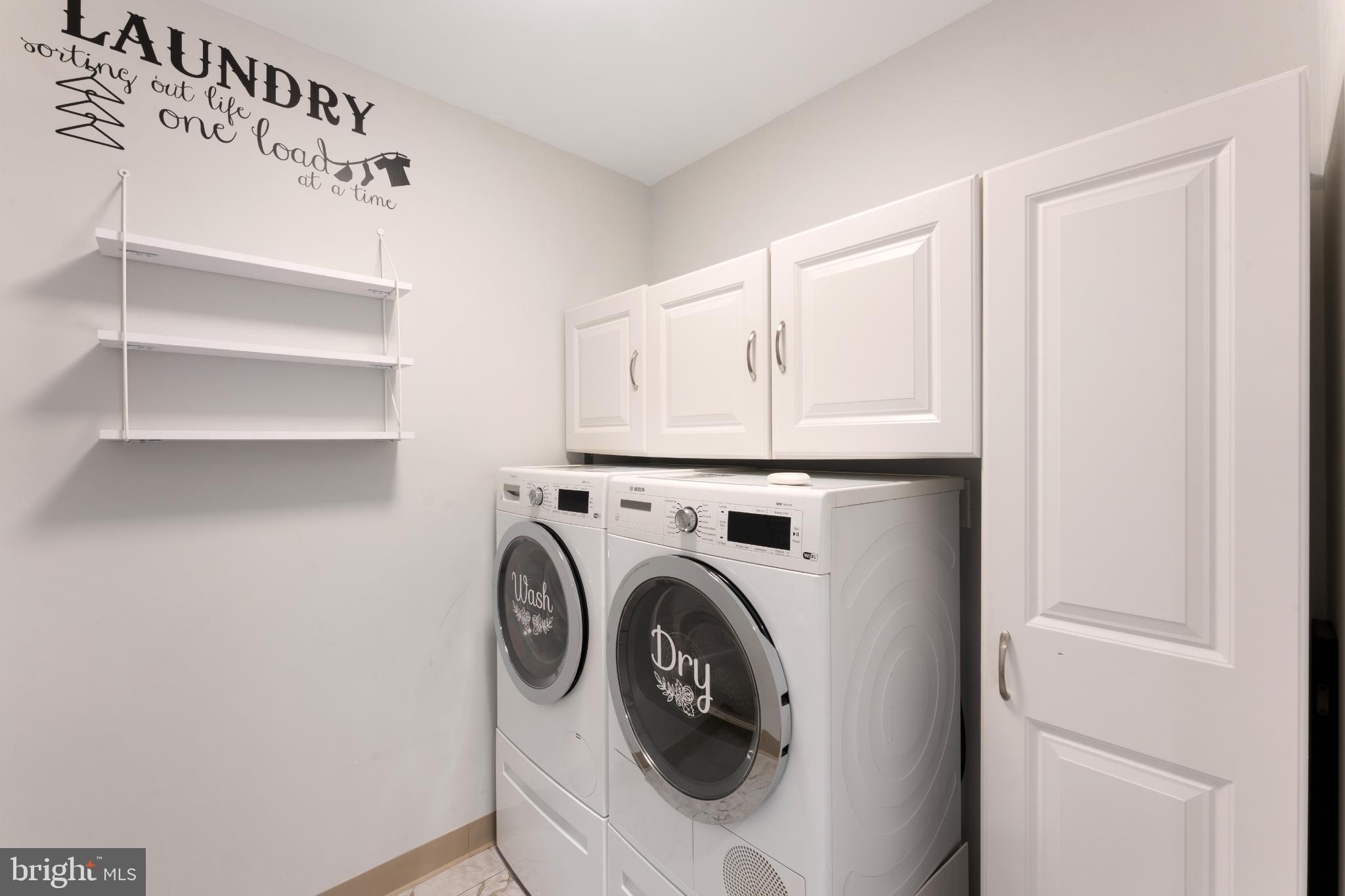 WATERFRONT SQUARE - Residential