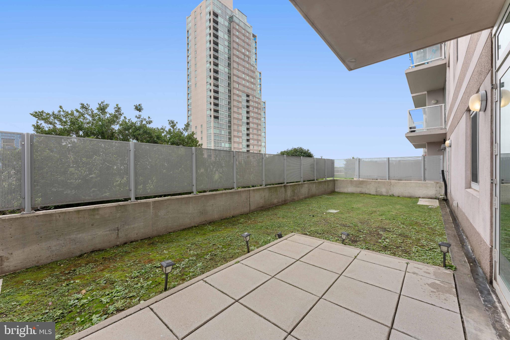 WATERFRONT SQUARE - Residential