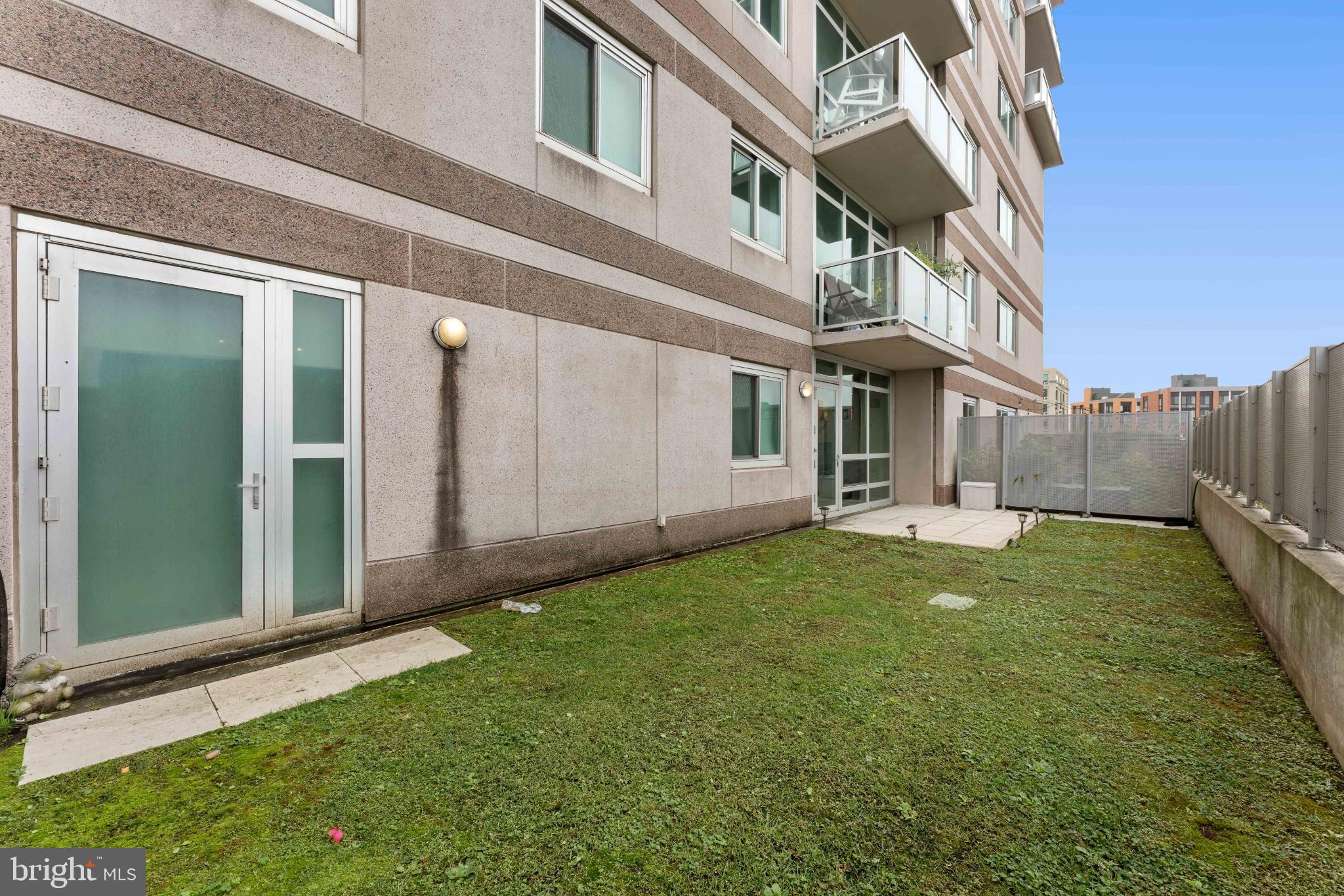 WATERFRONT SQUARE - Residential