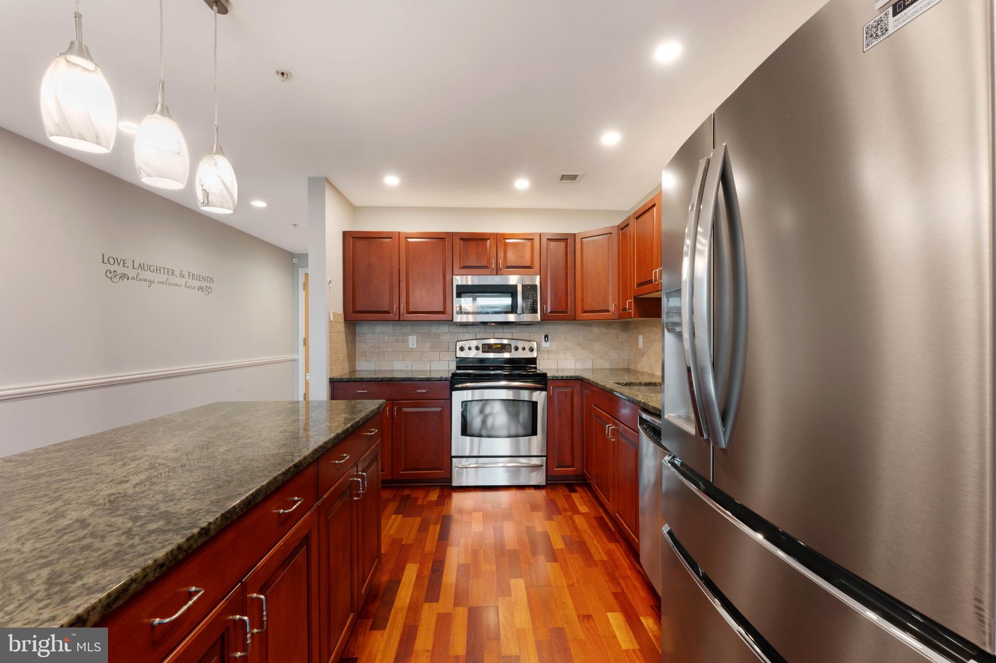 WATERFRONT SQUARE - Residential