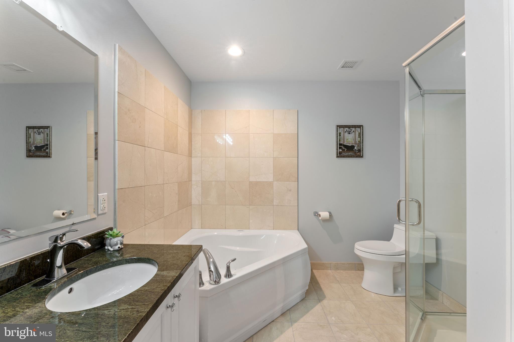 WATERFRONT SQUARE - Residential