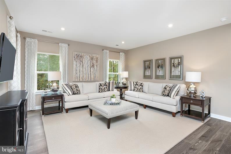 TWO RIVERS - Residential