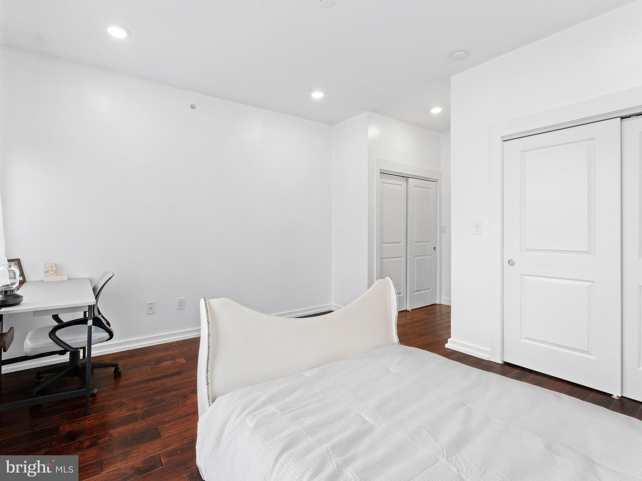 FRANCISVILLE - Residential Income