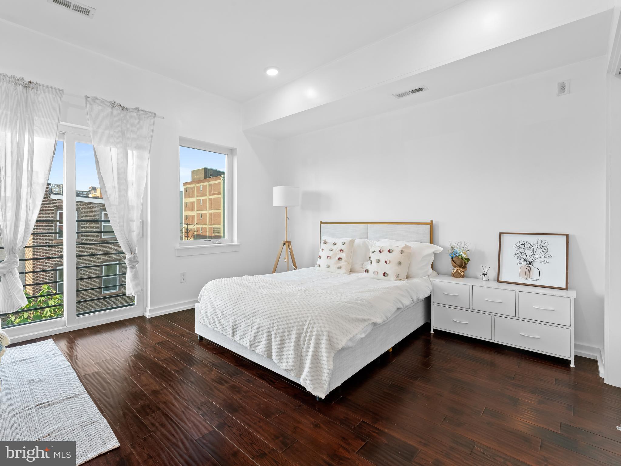 FRANCISVILLE - Residential Income