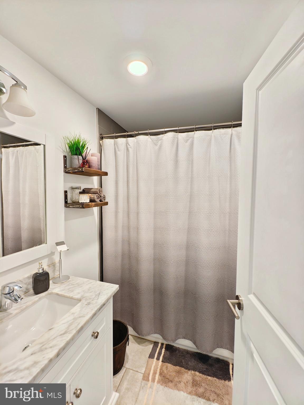 FRANCISVILLE - Residential Income