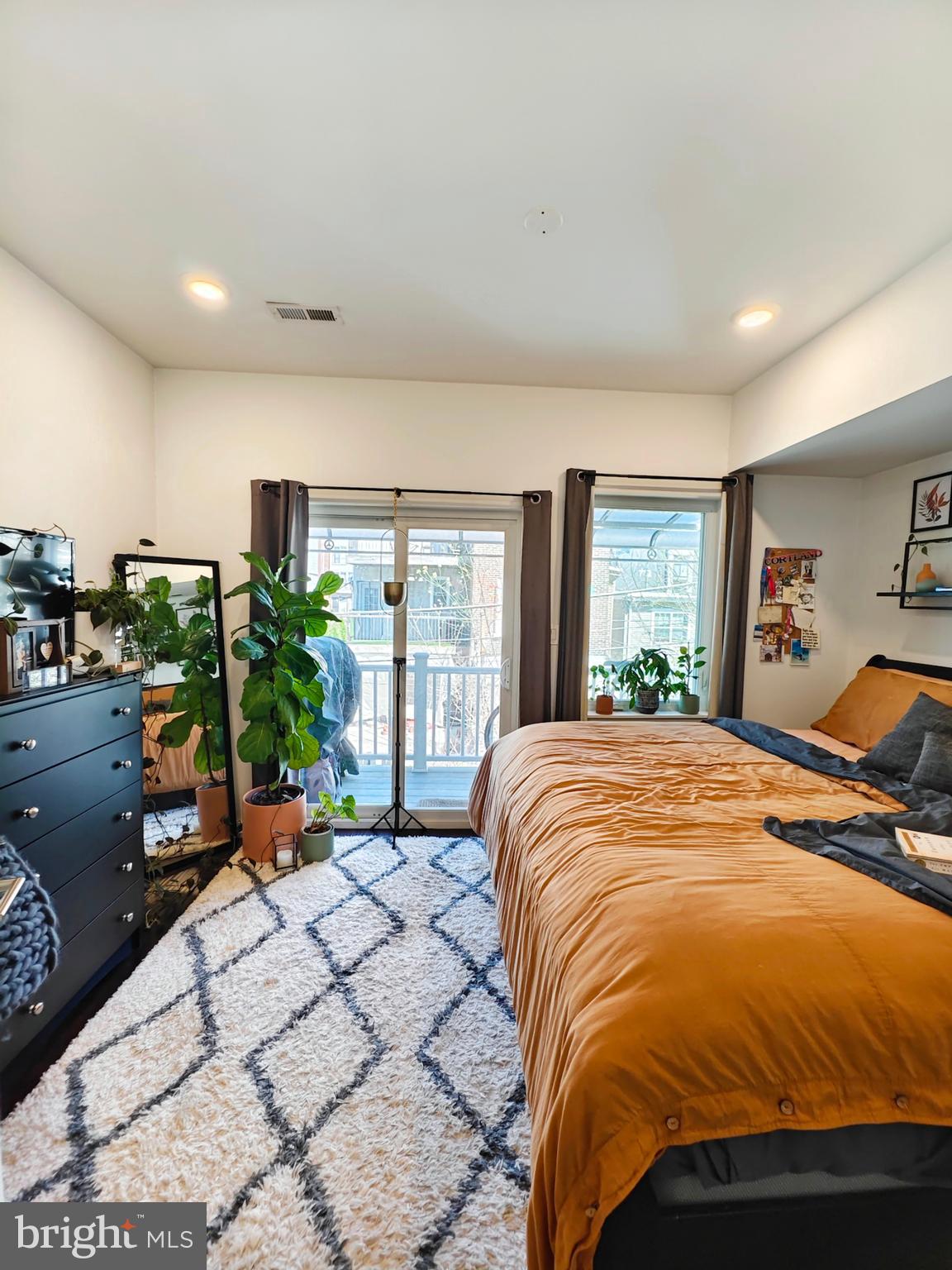 FRANCISVILLE - Residential Income