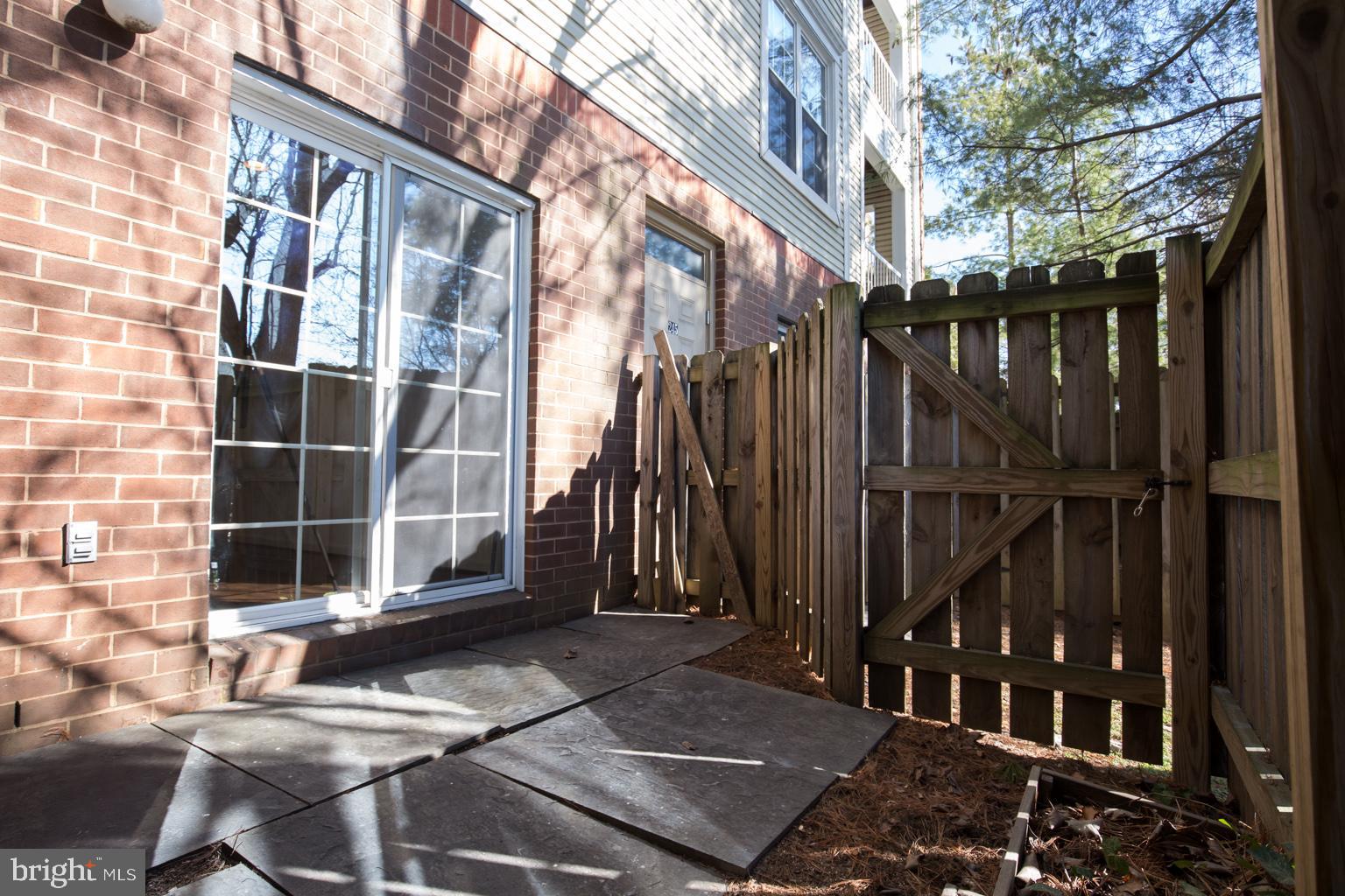 HILLWOOD - Residential Lease