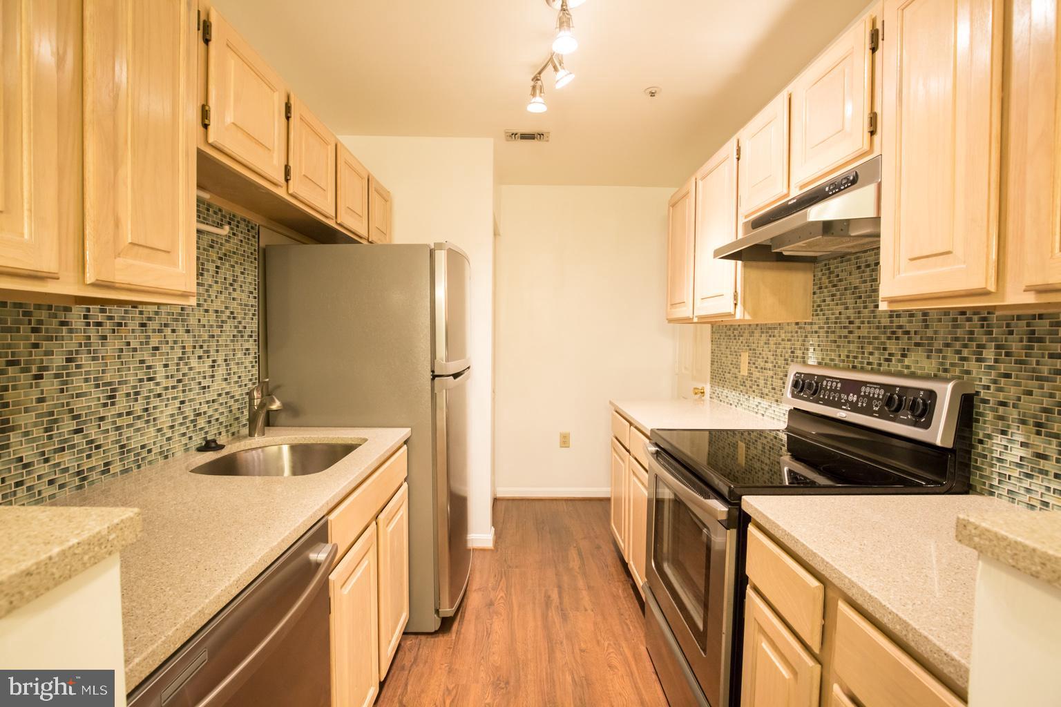 HILLWOOD - Residential Lease