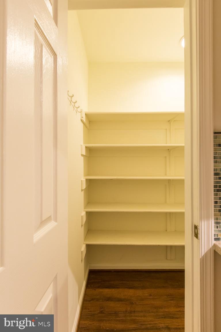 HILLWOOD - Residential Lease