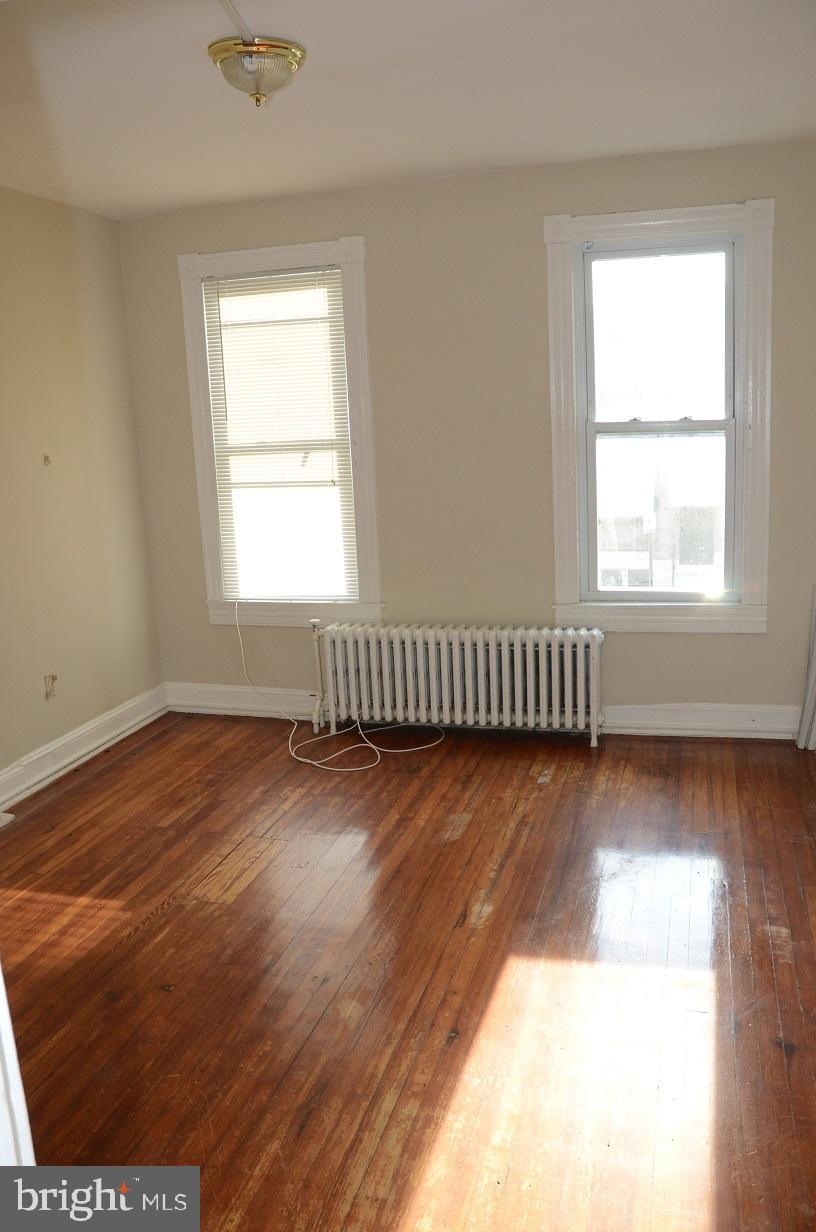 BROADWAY EAST - Residential