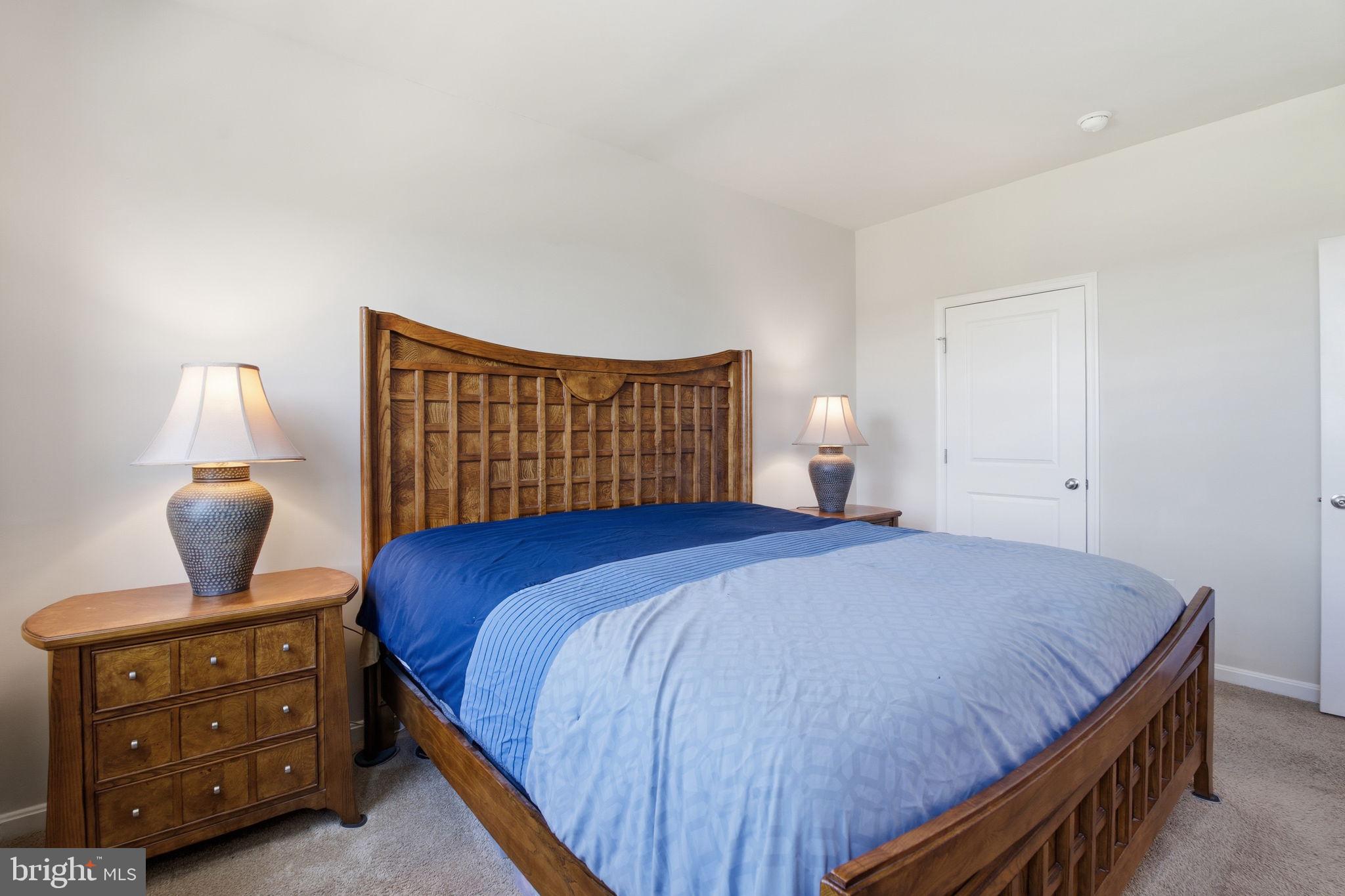 SEVEN OAKS - Residential