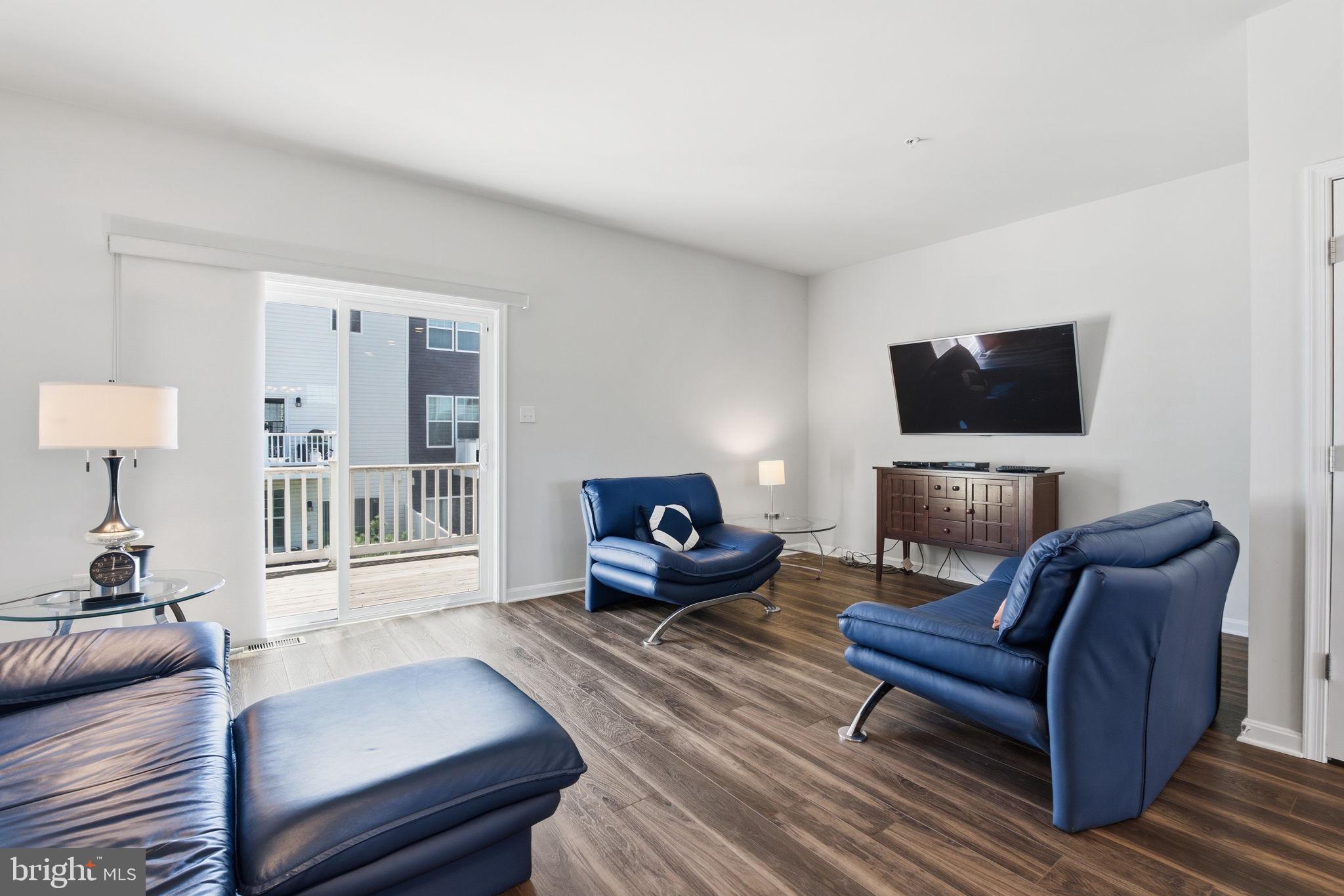 SEVEN OAKS - Residential