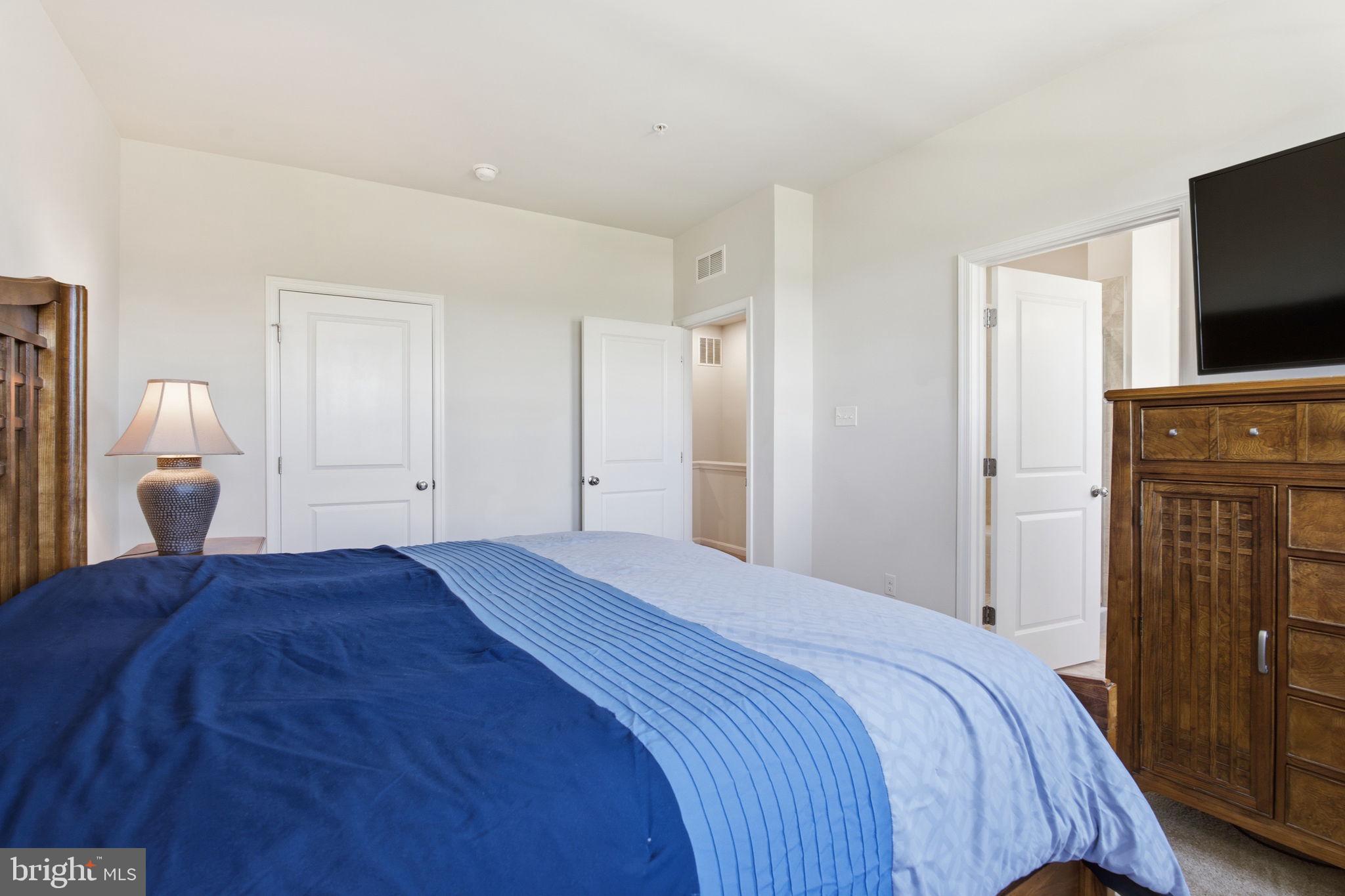 SEVEN OAKS - Residential