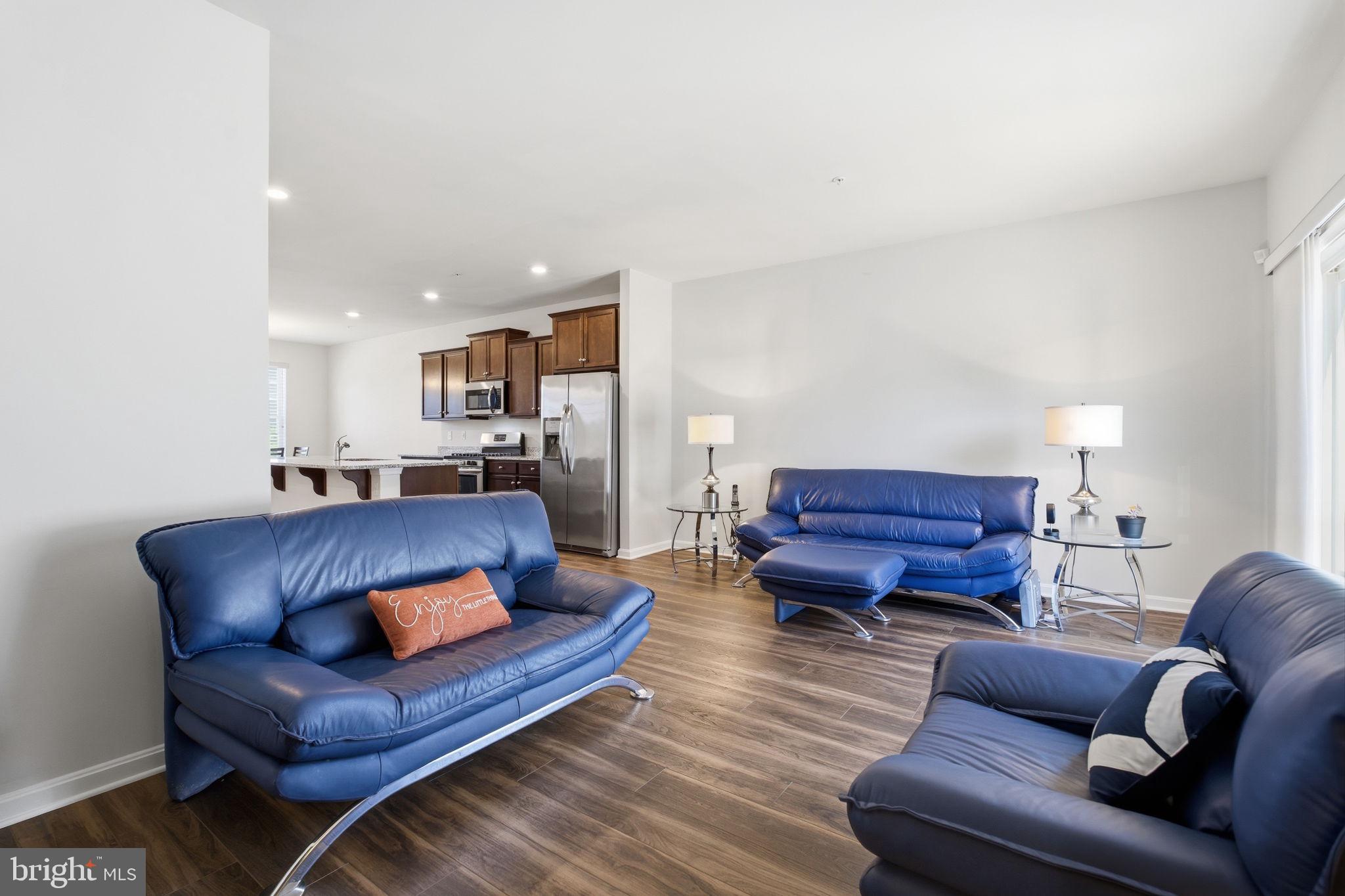 SEVEN OAKS - Residential