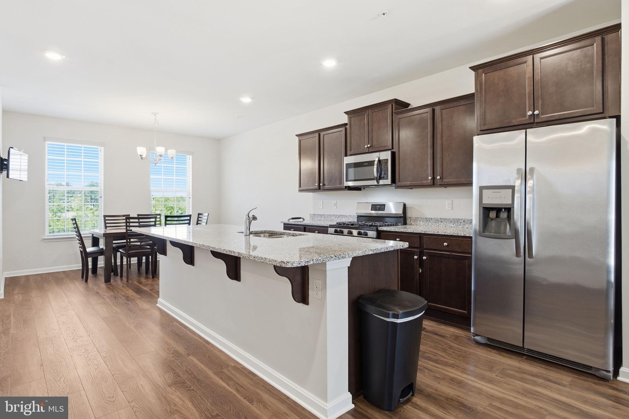 SEVEN OAKS - Residential