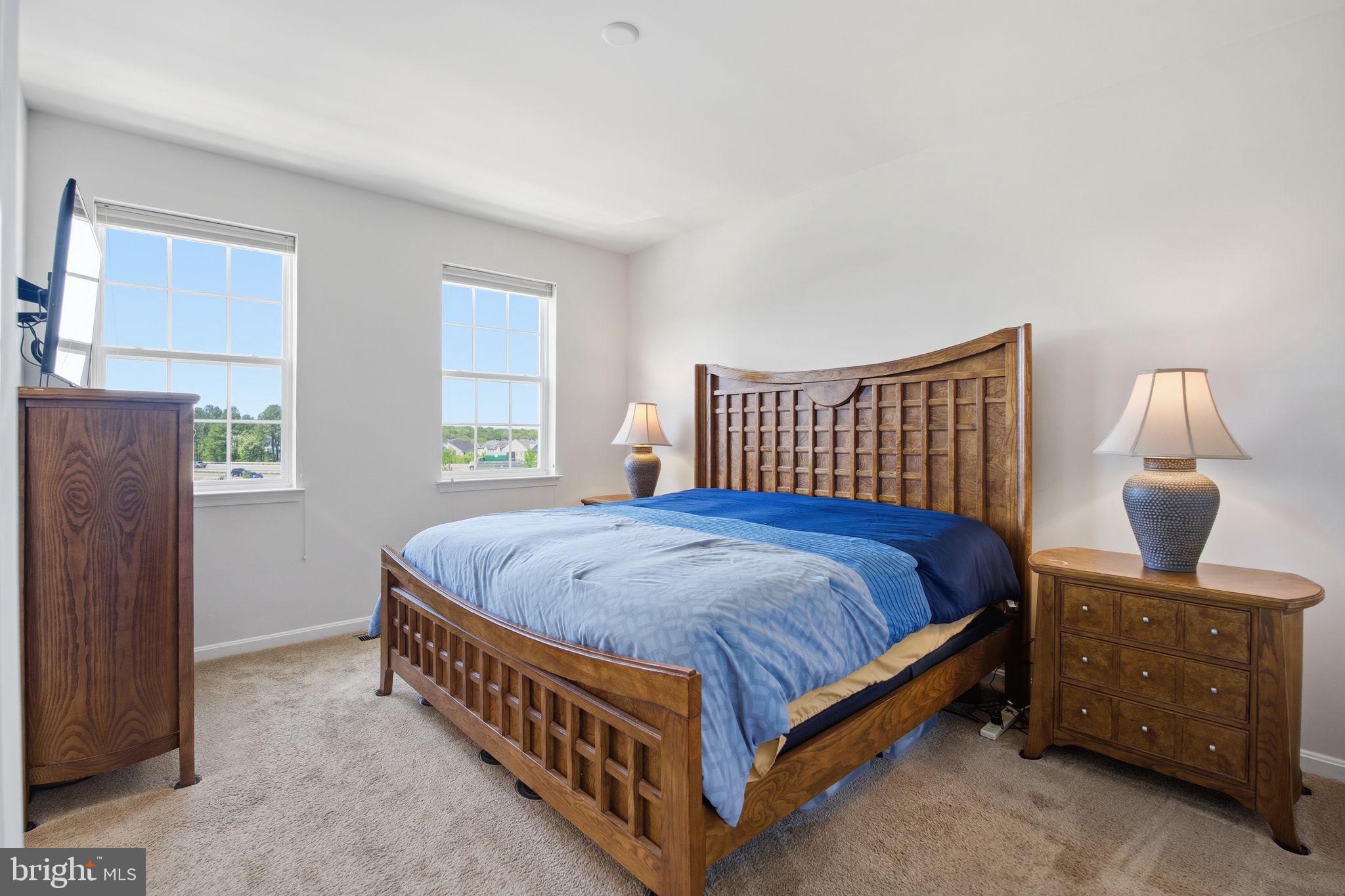 SEVEN OAKS - Residential