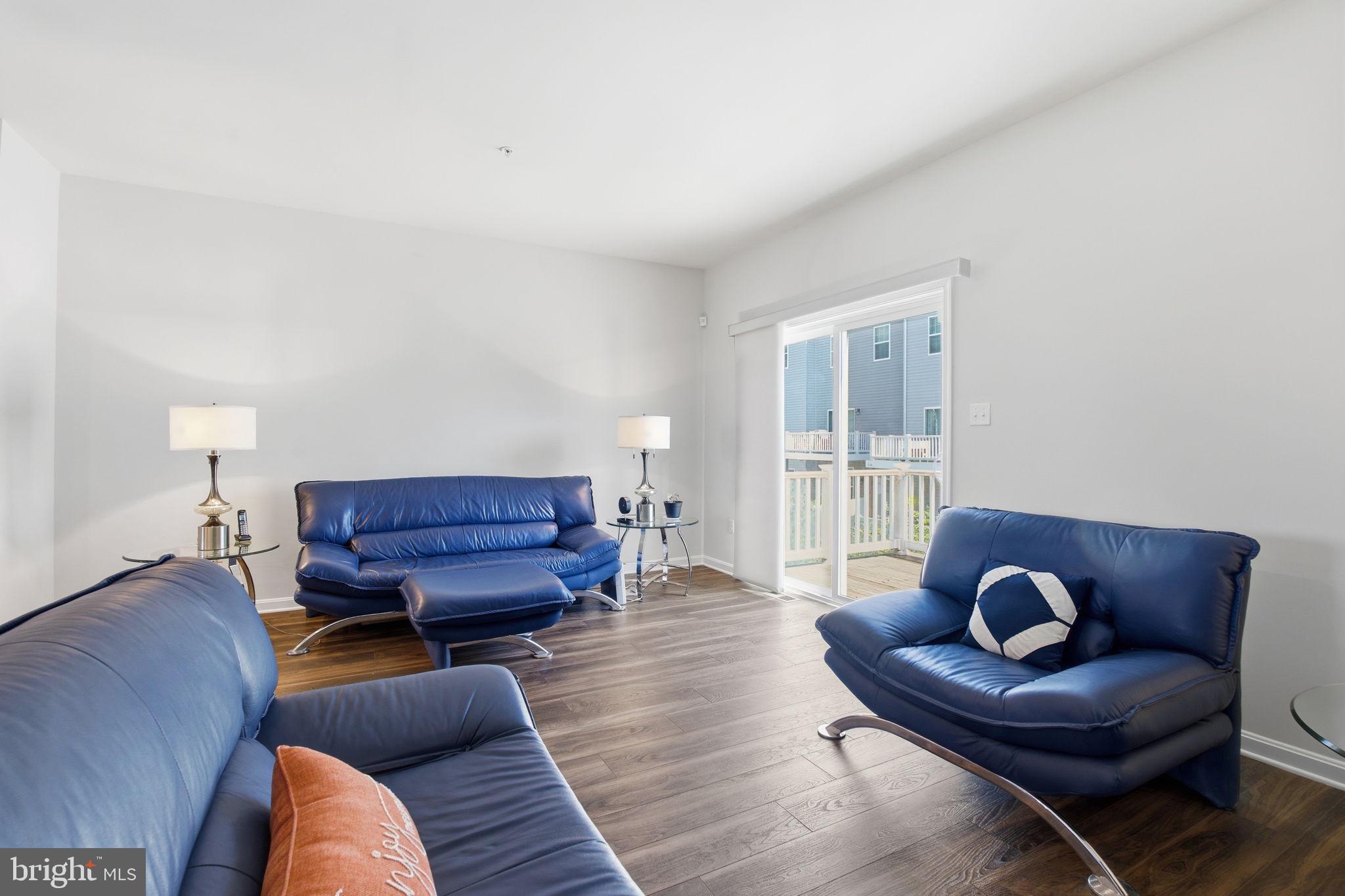 SEVEN OAKS - Residential