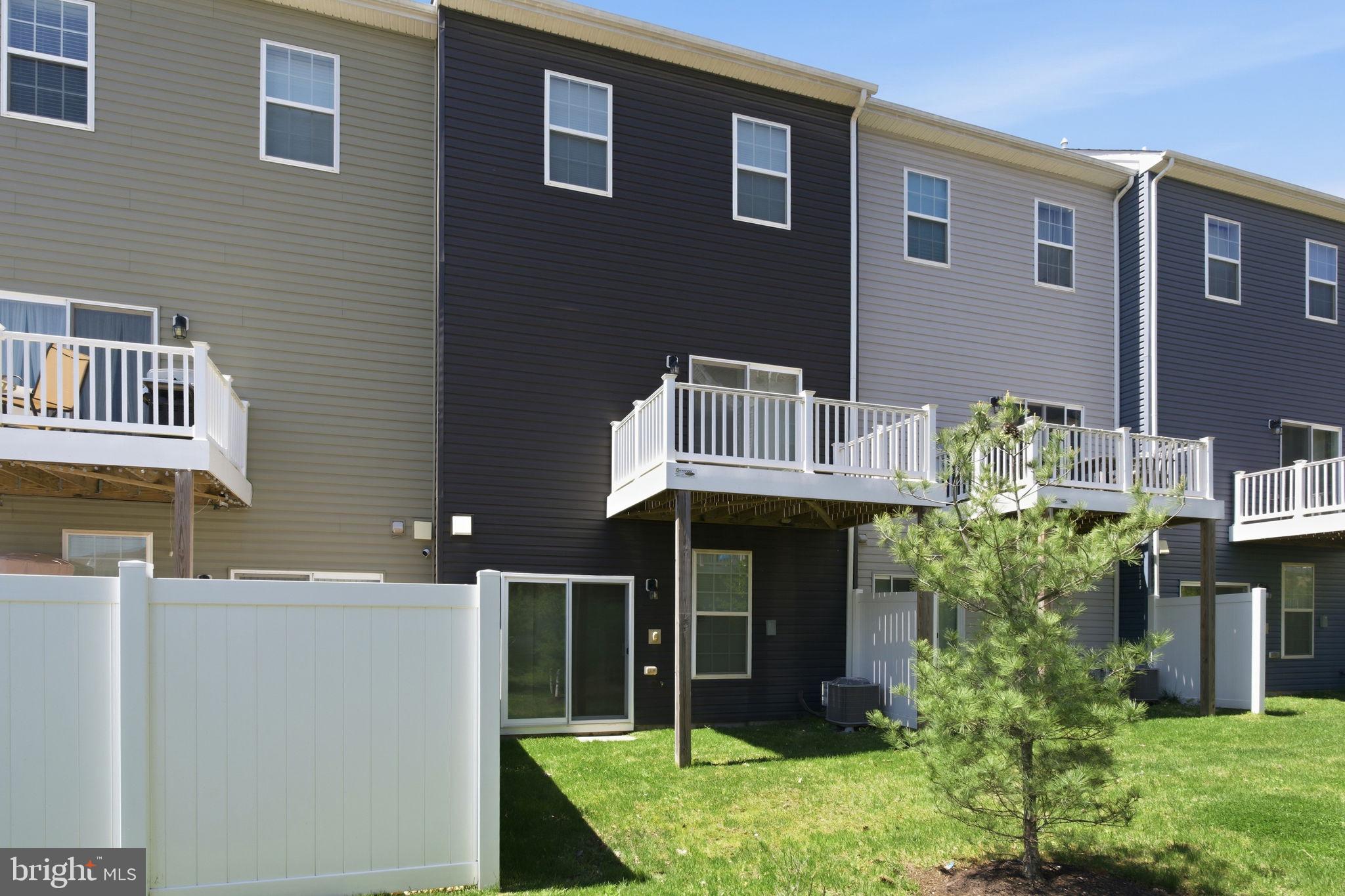 SEVEN OAKS - Residential