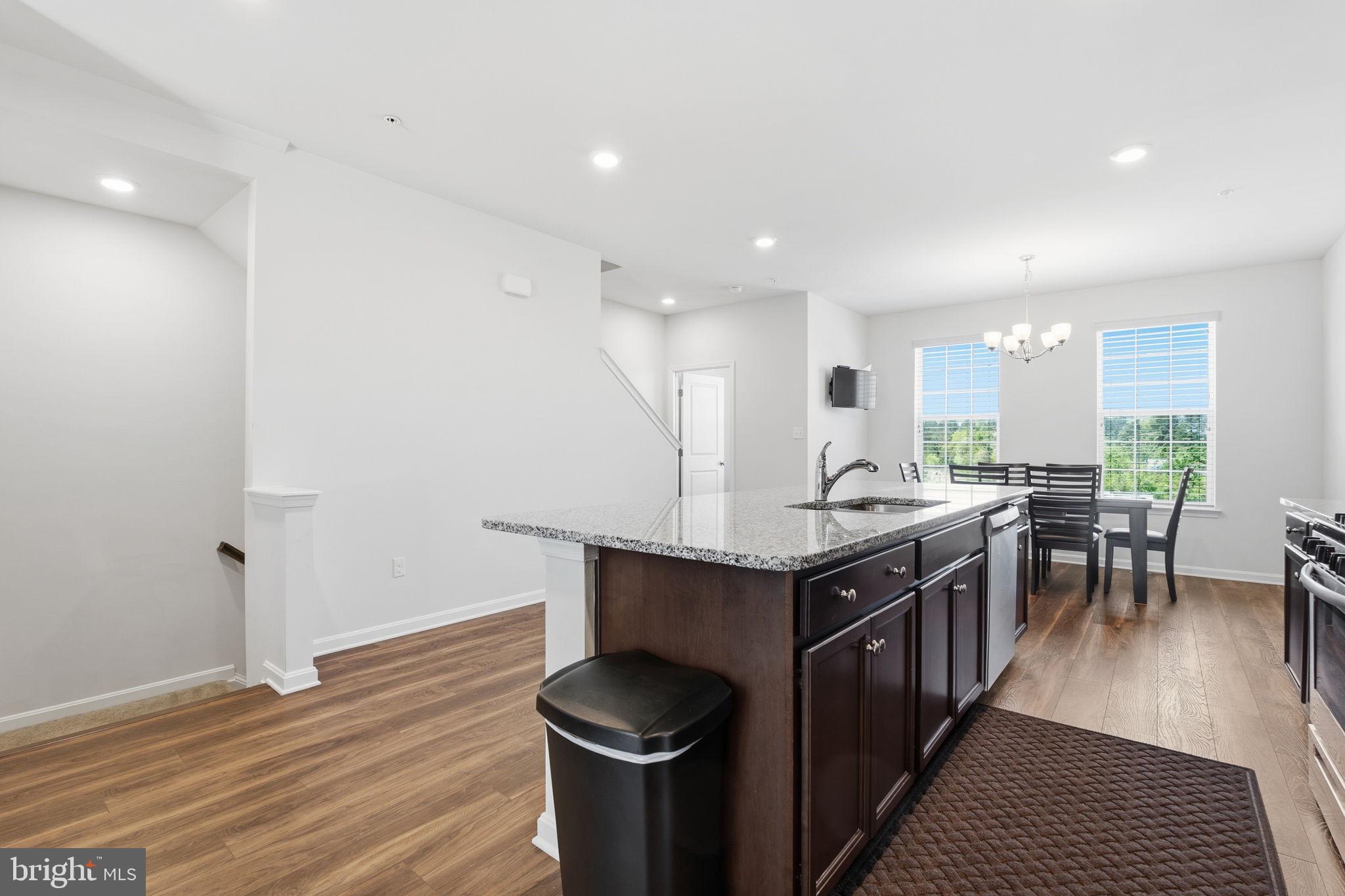 SEVEN OAKS - Residential