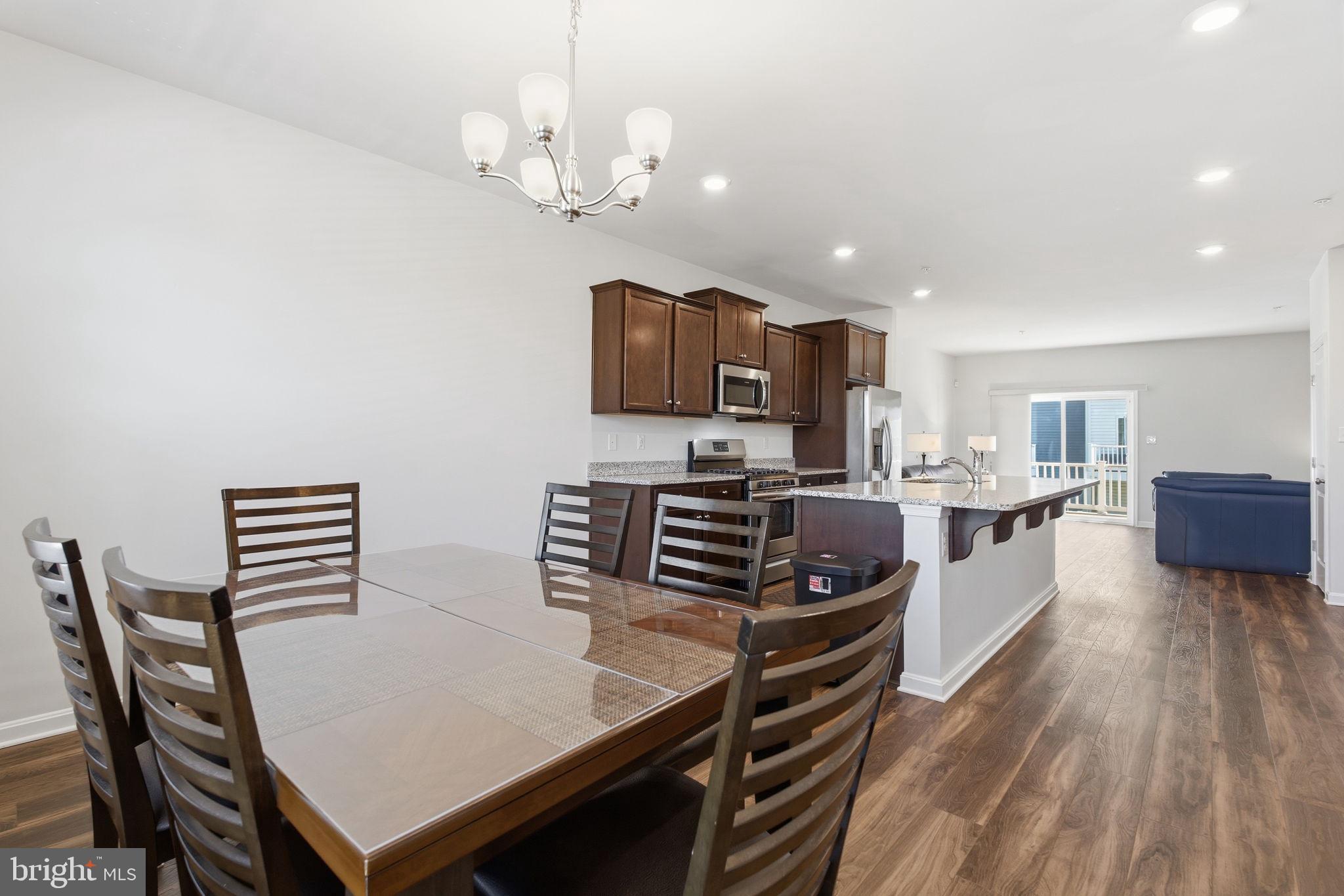 SEVEN OAKS - Residential