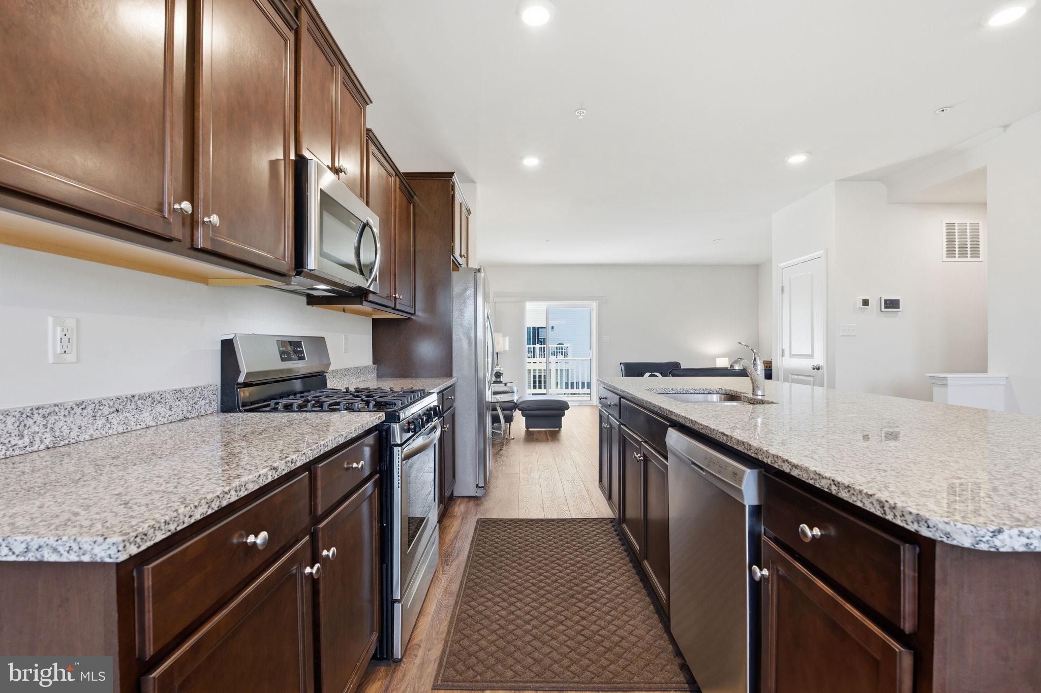 SEVEN OAKS - Residential