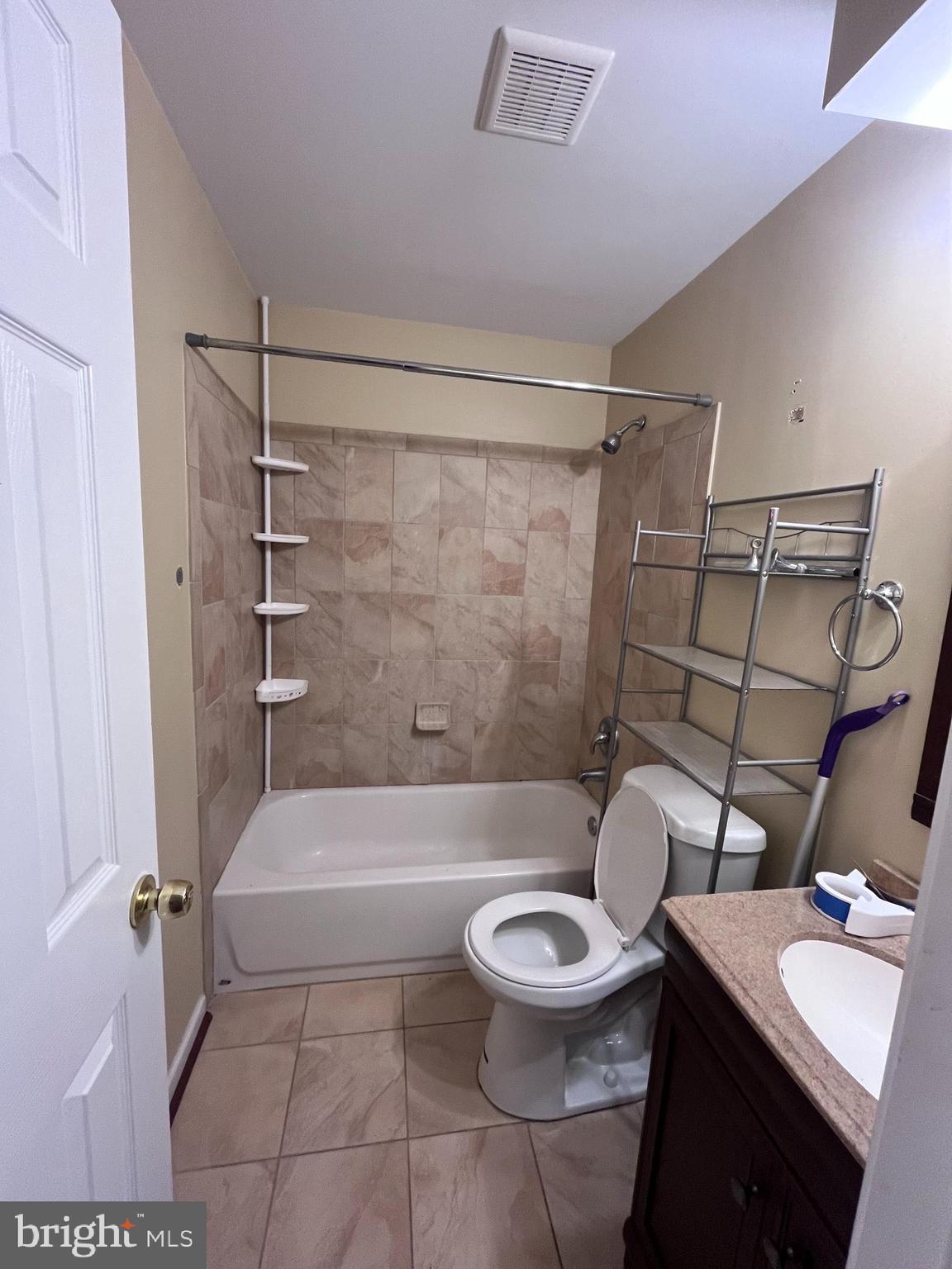 LAKE WILDERNESS - Residential Lease