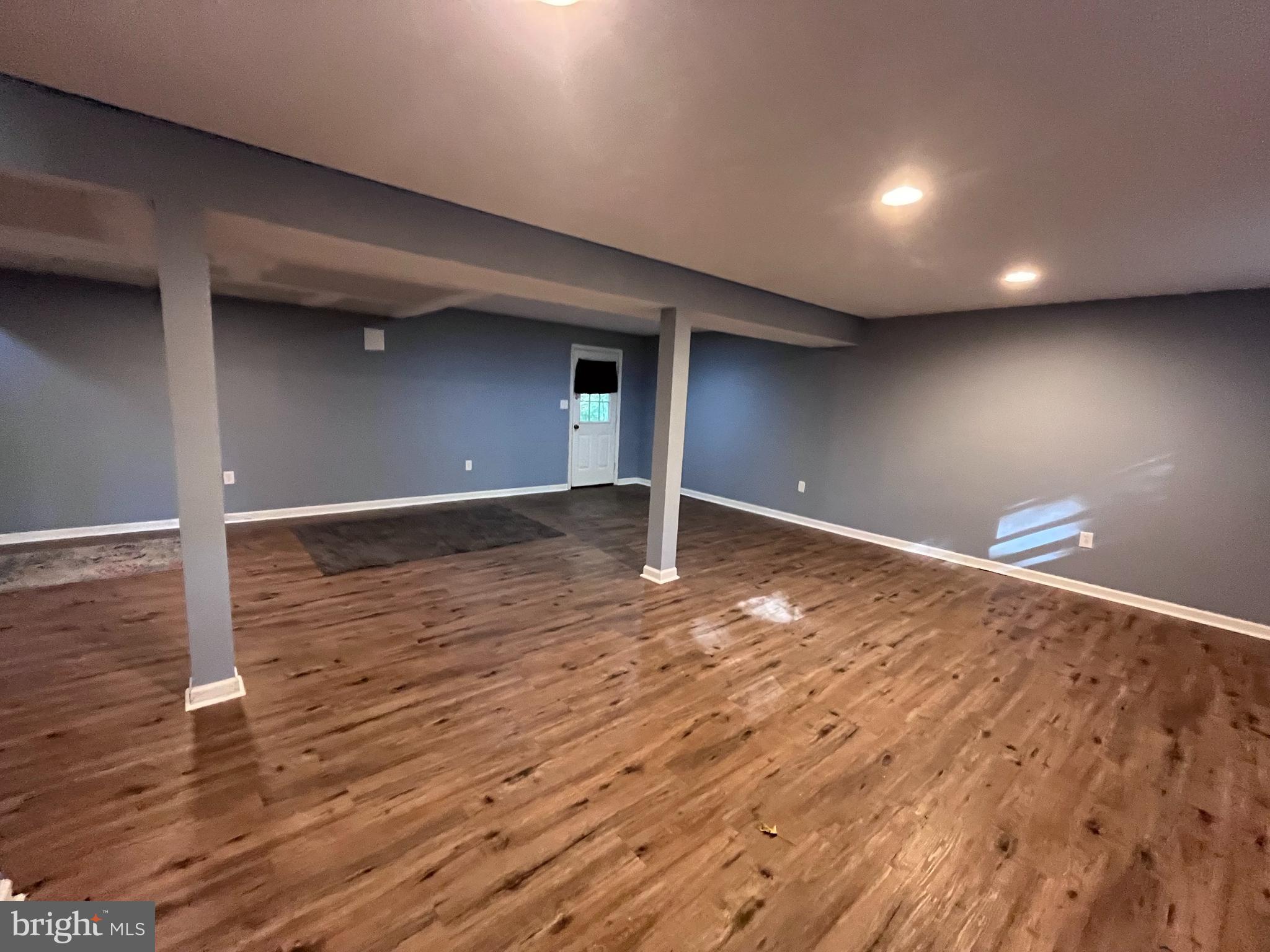 LAKE WILDERNESS - Residential Lease