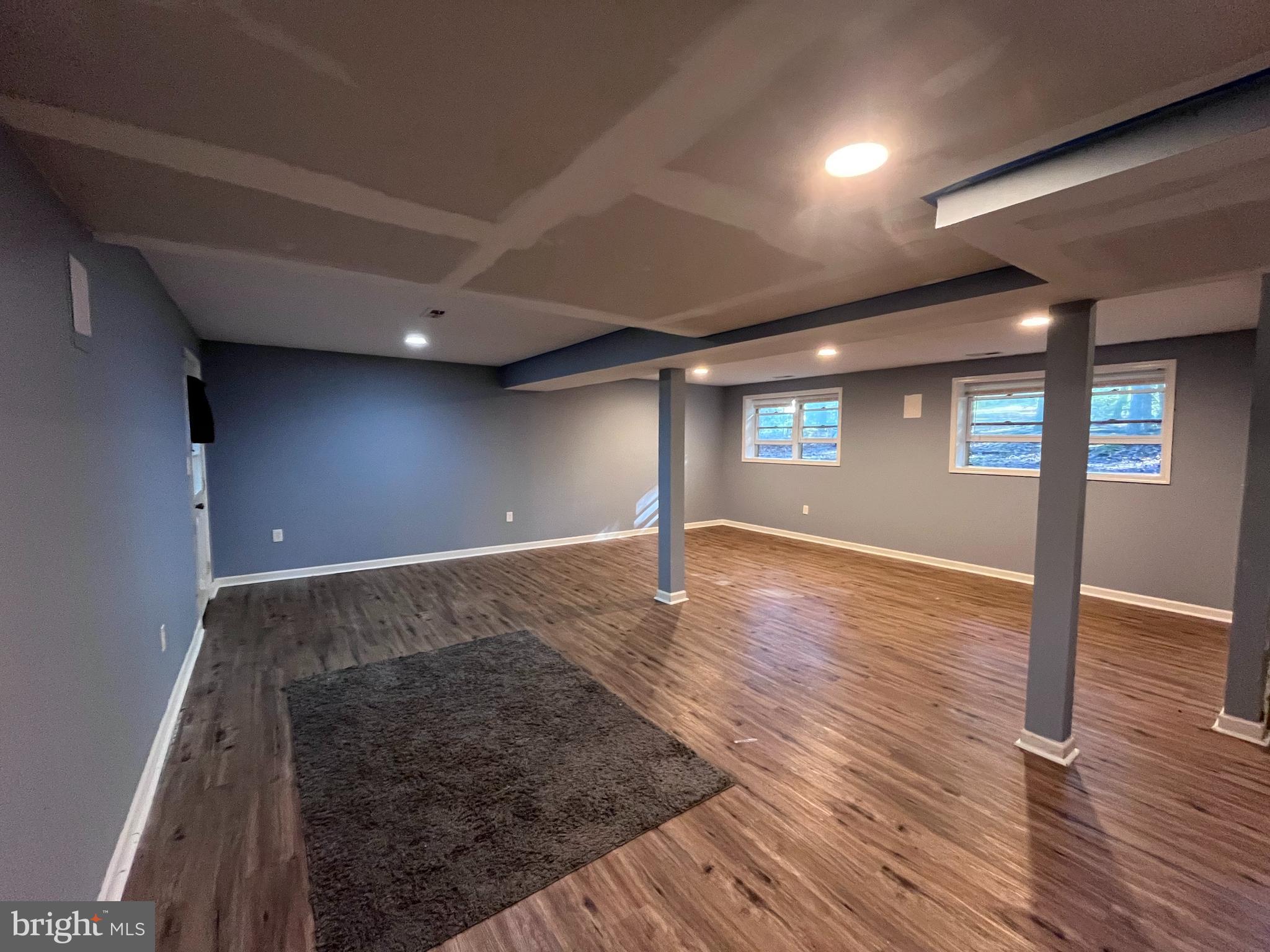 LAKE WILDERNESS - Residential Lease