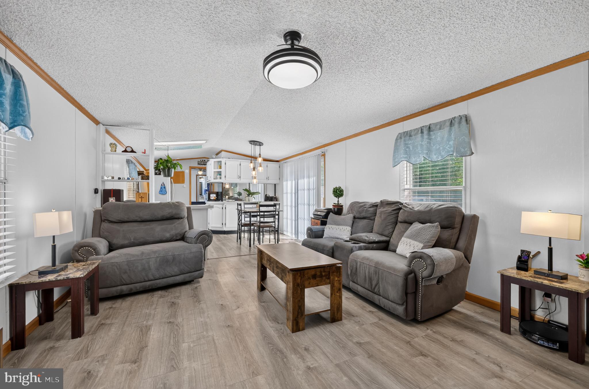 14 EISENHOWER BOULEVARD