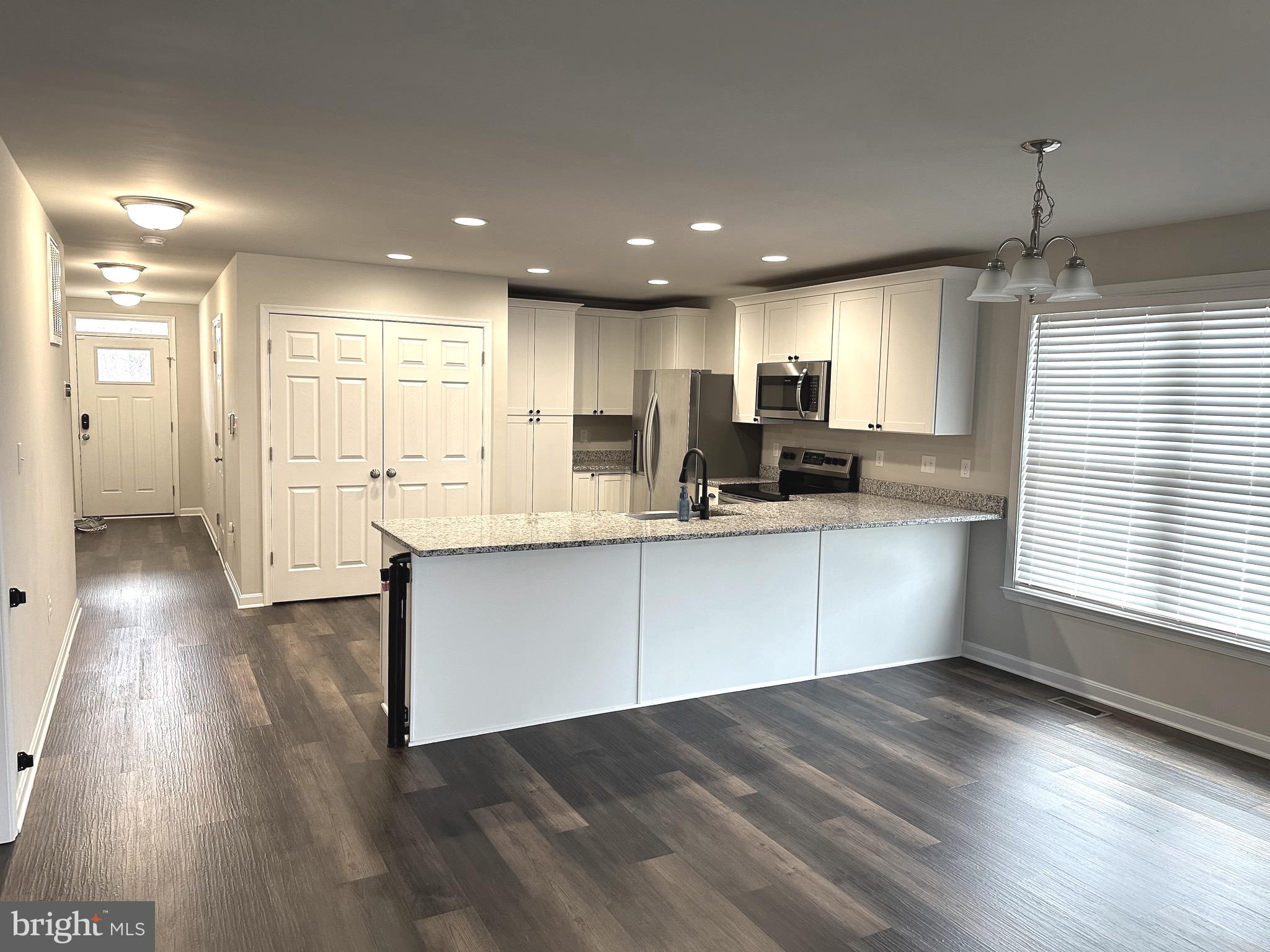 EBB TIDE - Residential Lease