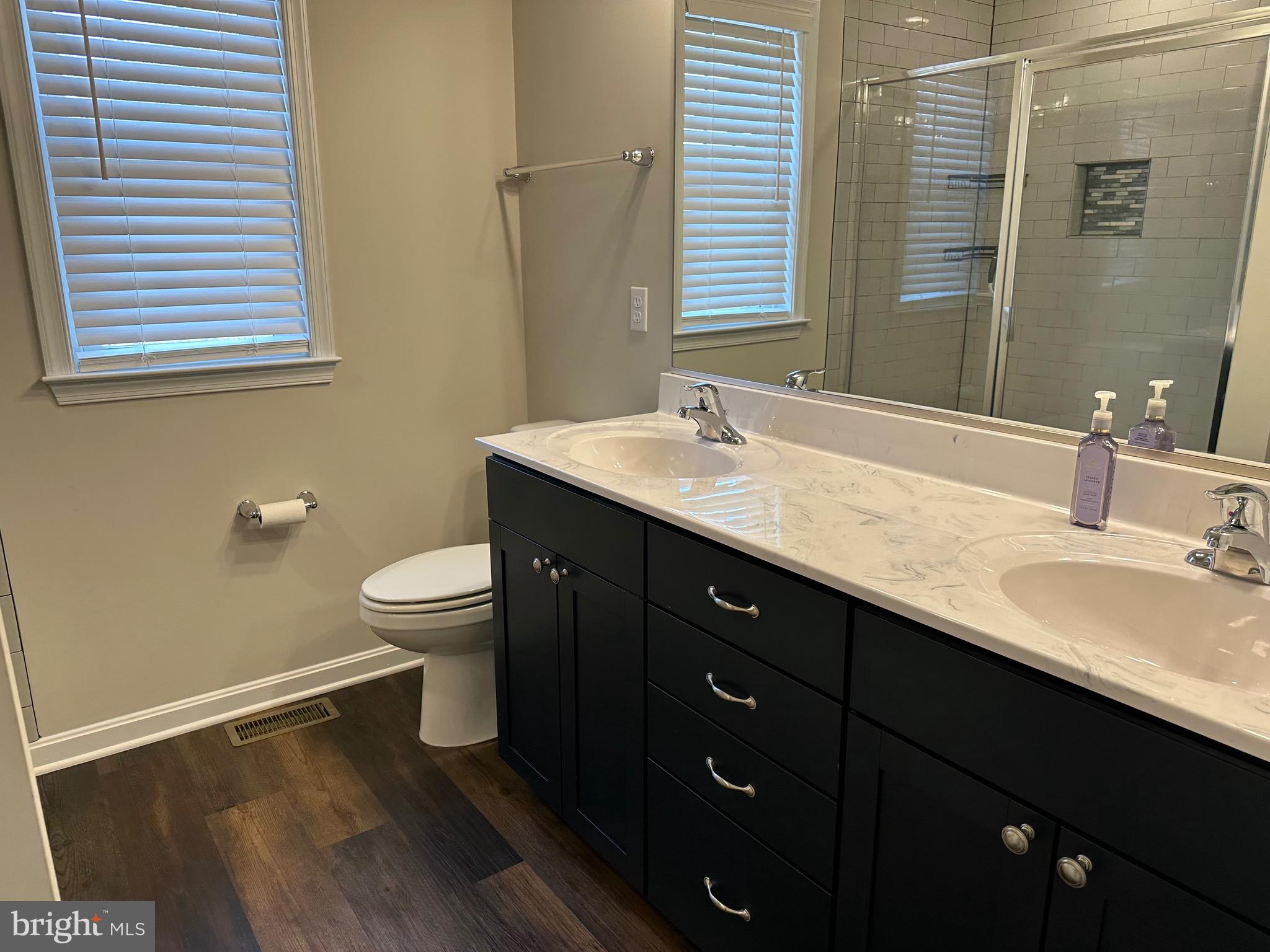 EBB TIDE - Residential Lease