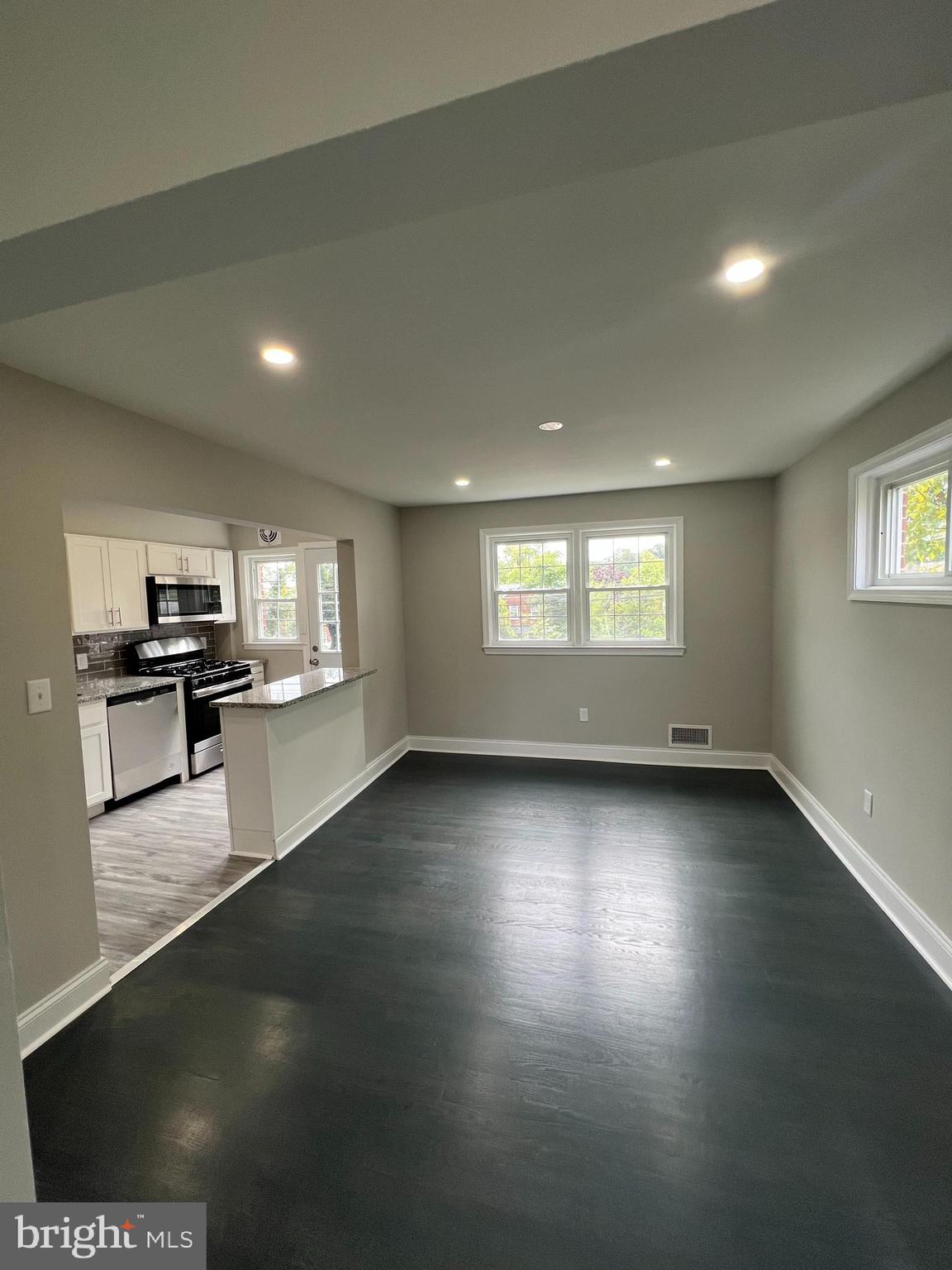 ADMIRALS LANDING - Residential Lease