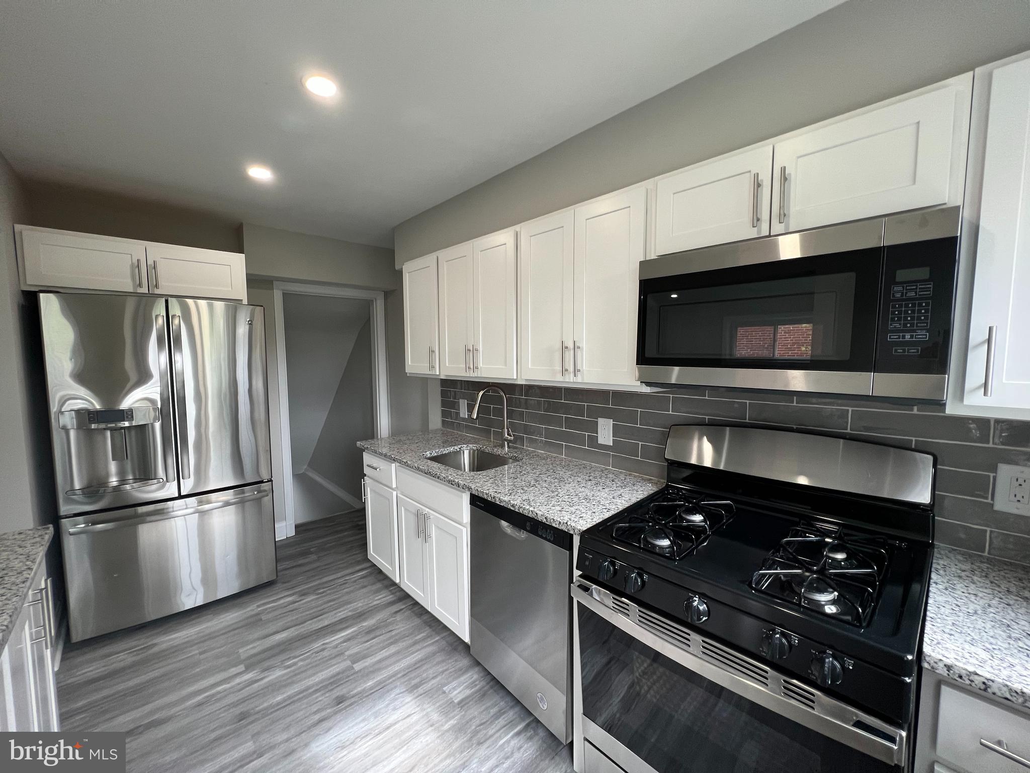 ADMIRALS LANDING - Residential Lease