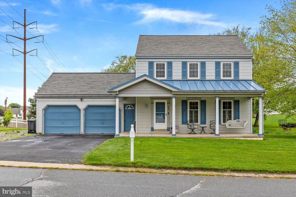 Photo of 585 Westbrooke Drive, Elizabethtown, PA 17022 (MLS # PALA2051116)