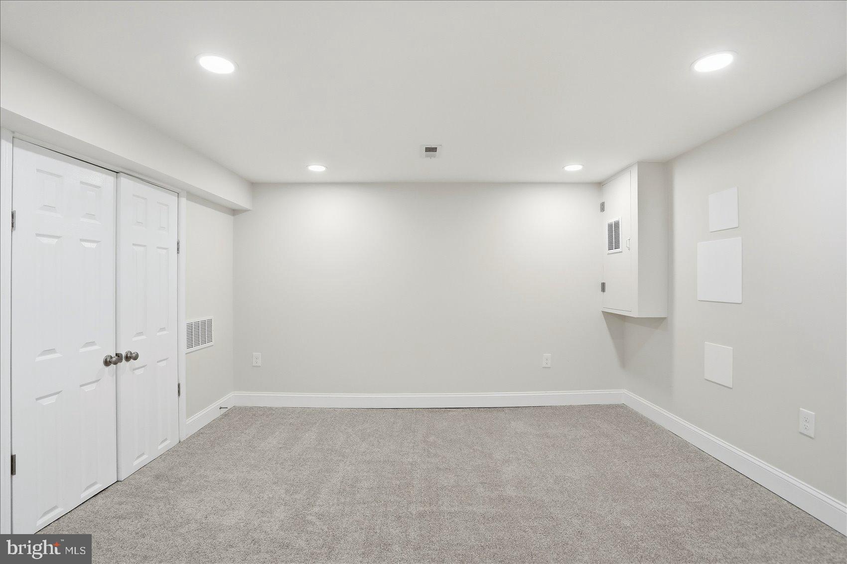 IDLEWOOD - Residential