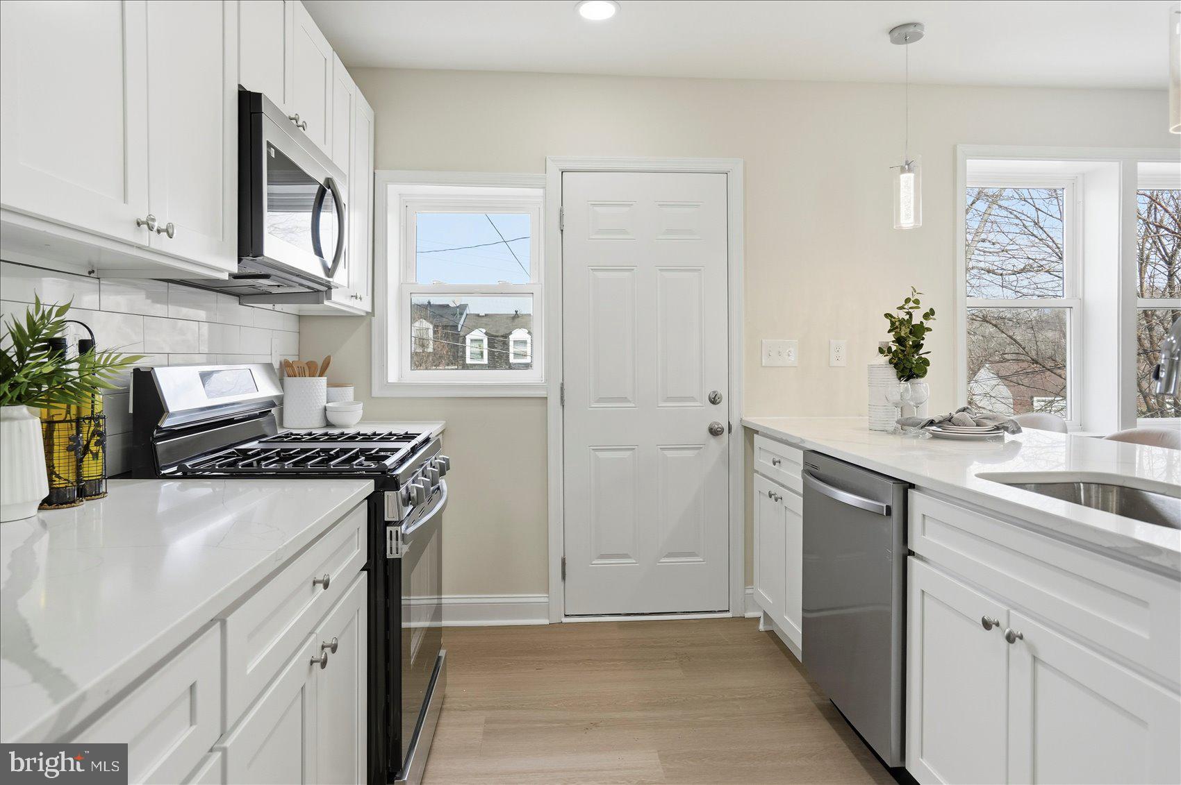 IDLEWOOD - Residential