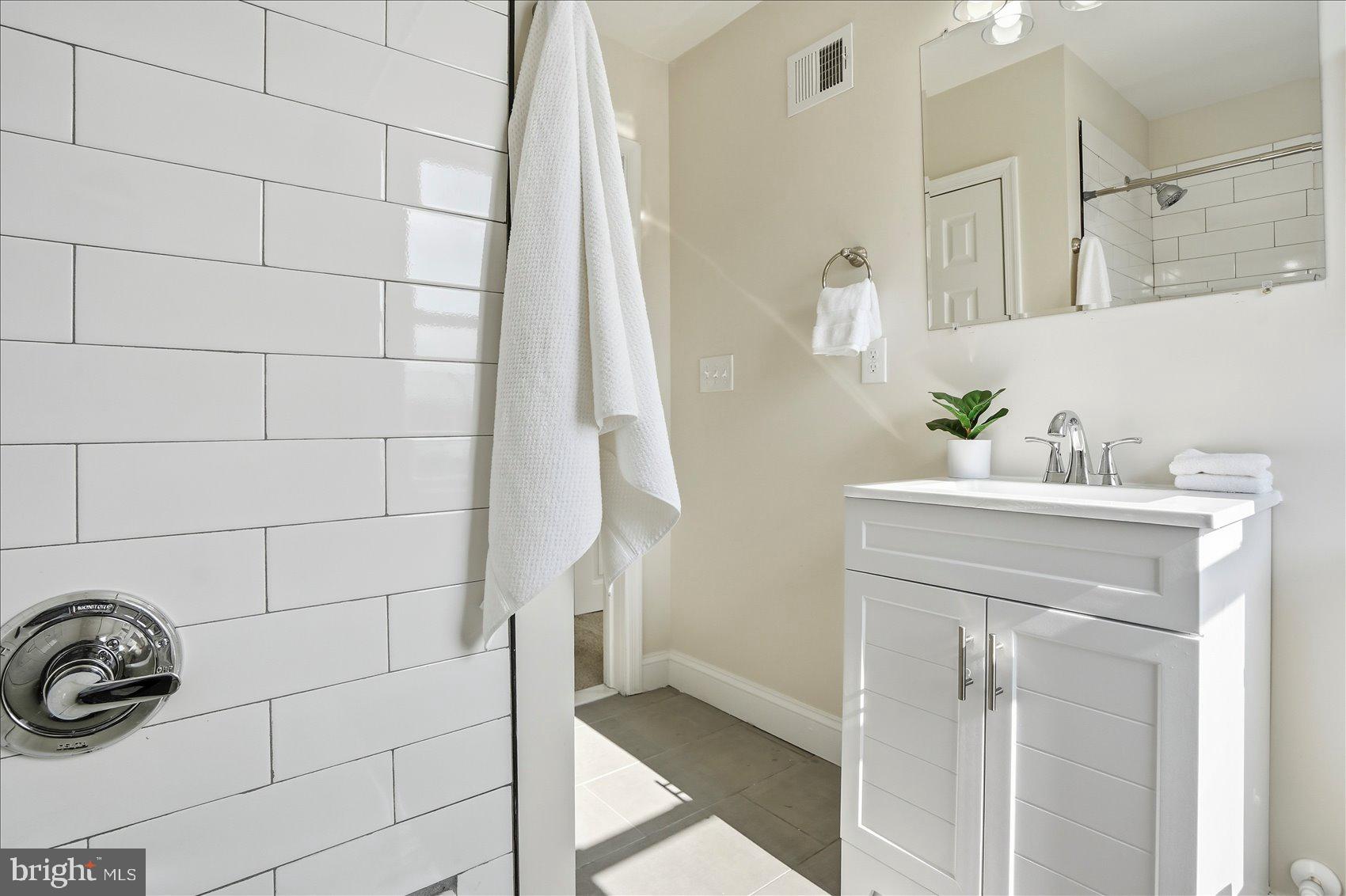 IDLEWOOD - Residential