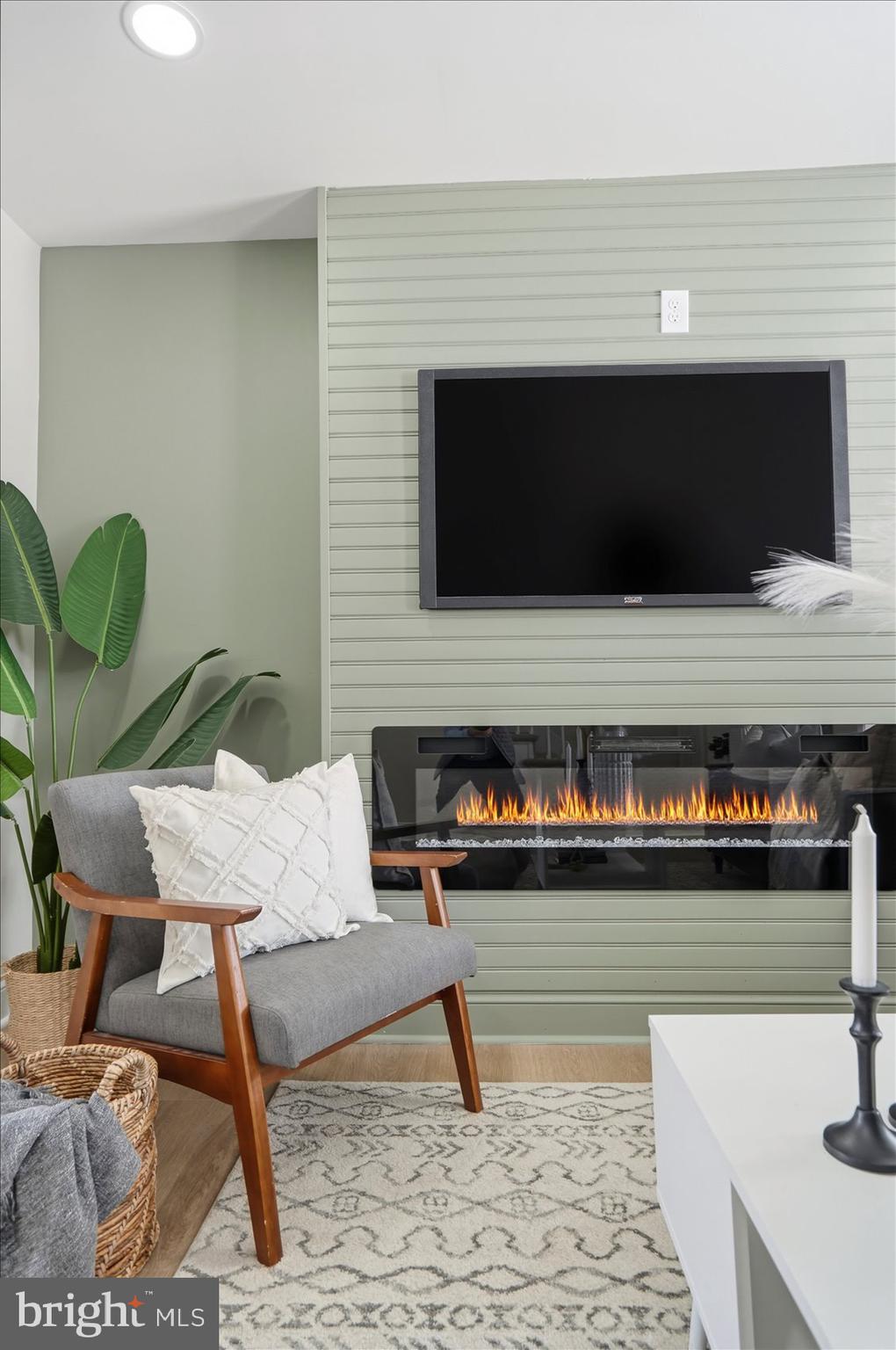 IDLEWOOD - Residential