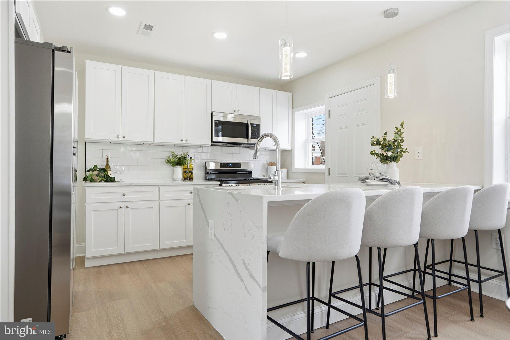 IDLEWOOD - Residential