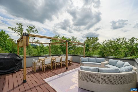 Townhouse For Sale - 1638 Rialto St St<br/> CHARLOTTESVILLE, VA 22902