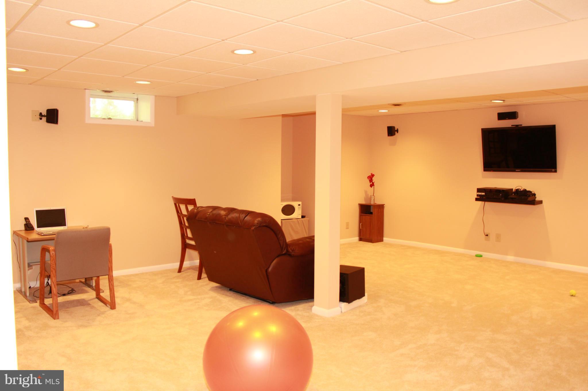 FLOWER HILL - Residential Lease