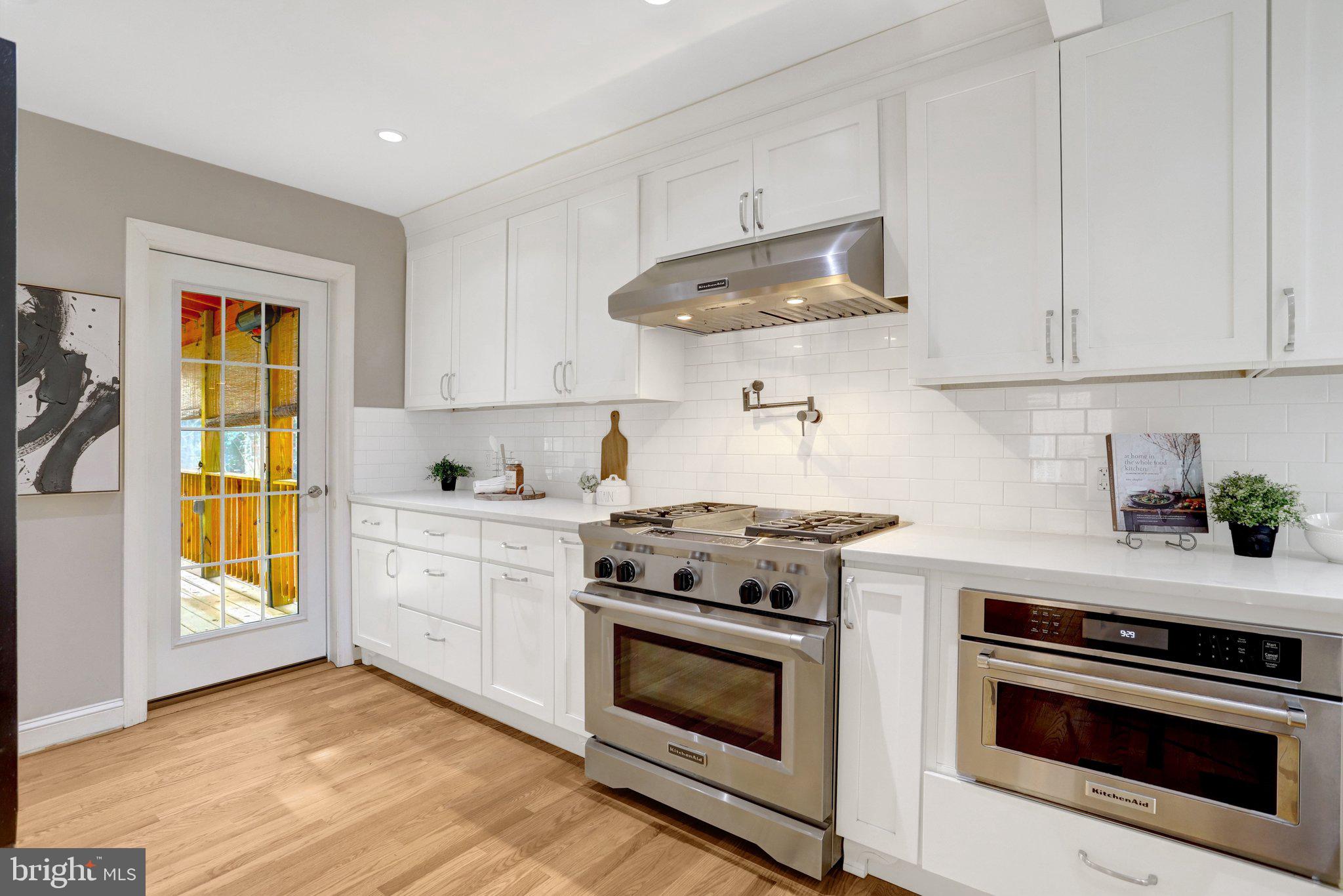 COUNTRY CLUB - Residential