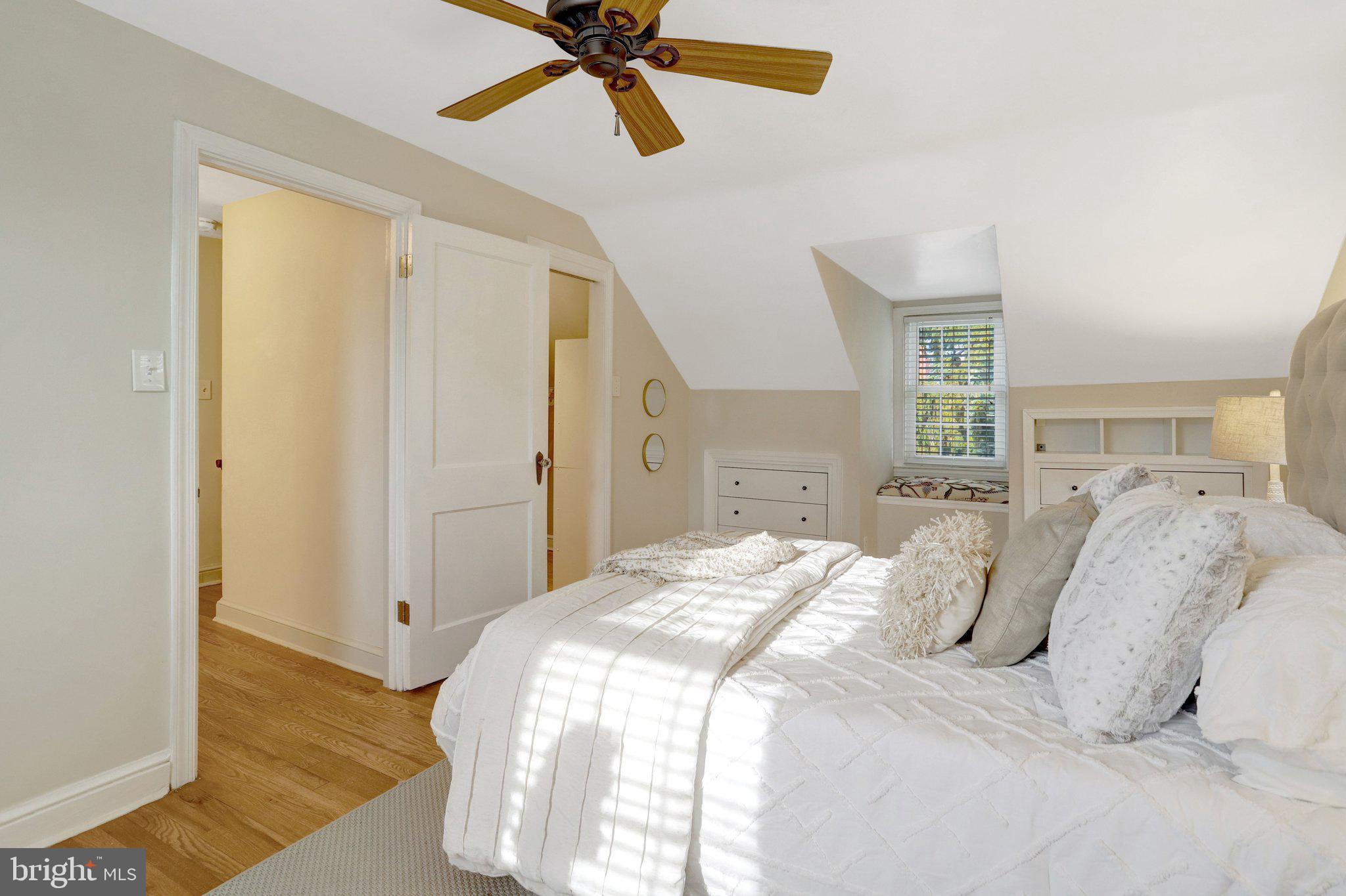 COUNTRY CLUB - Residential