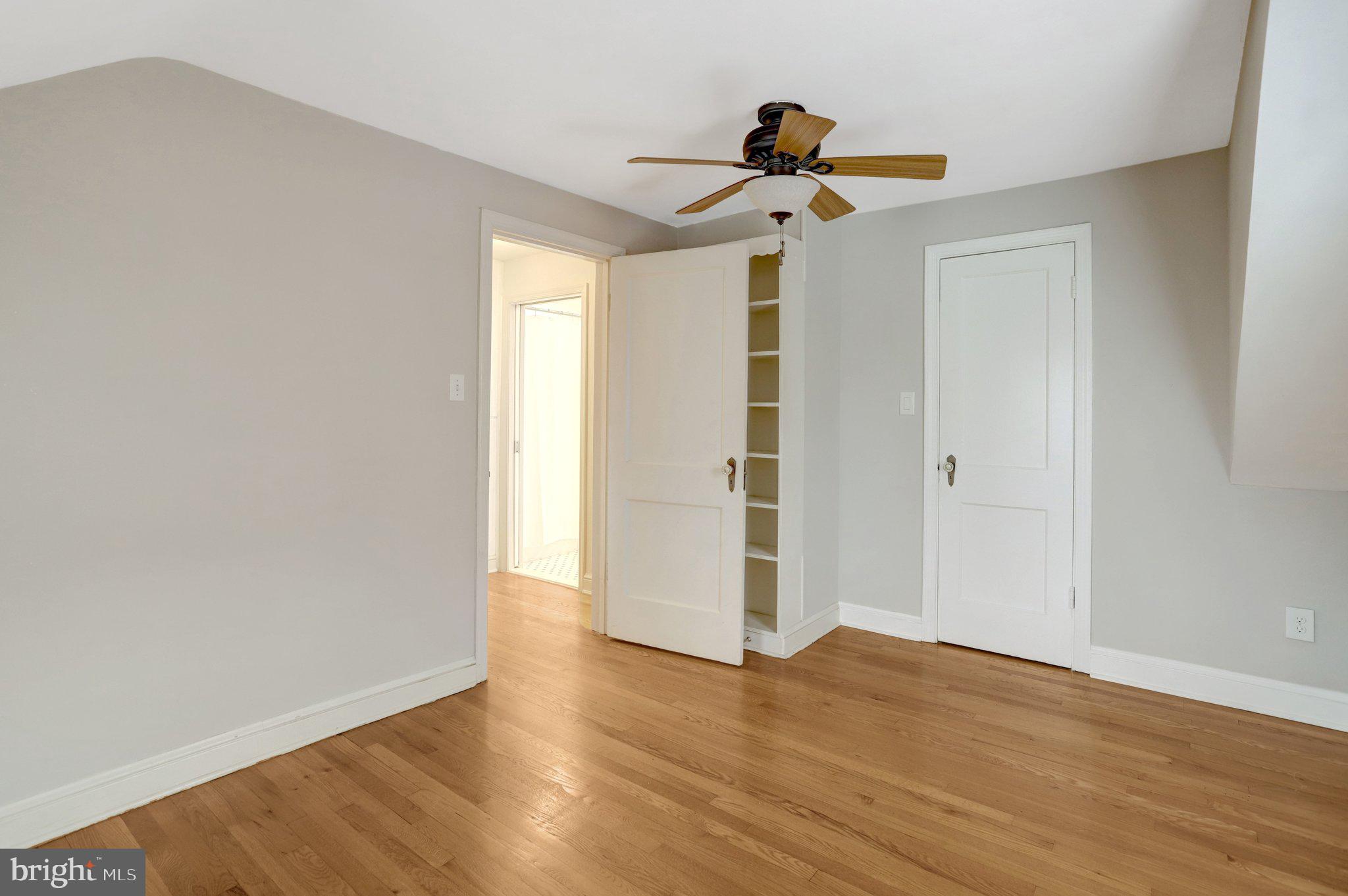 COUNTRY CLUB - Residential