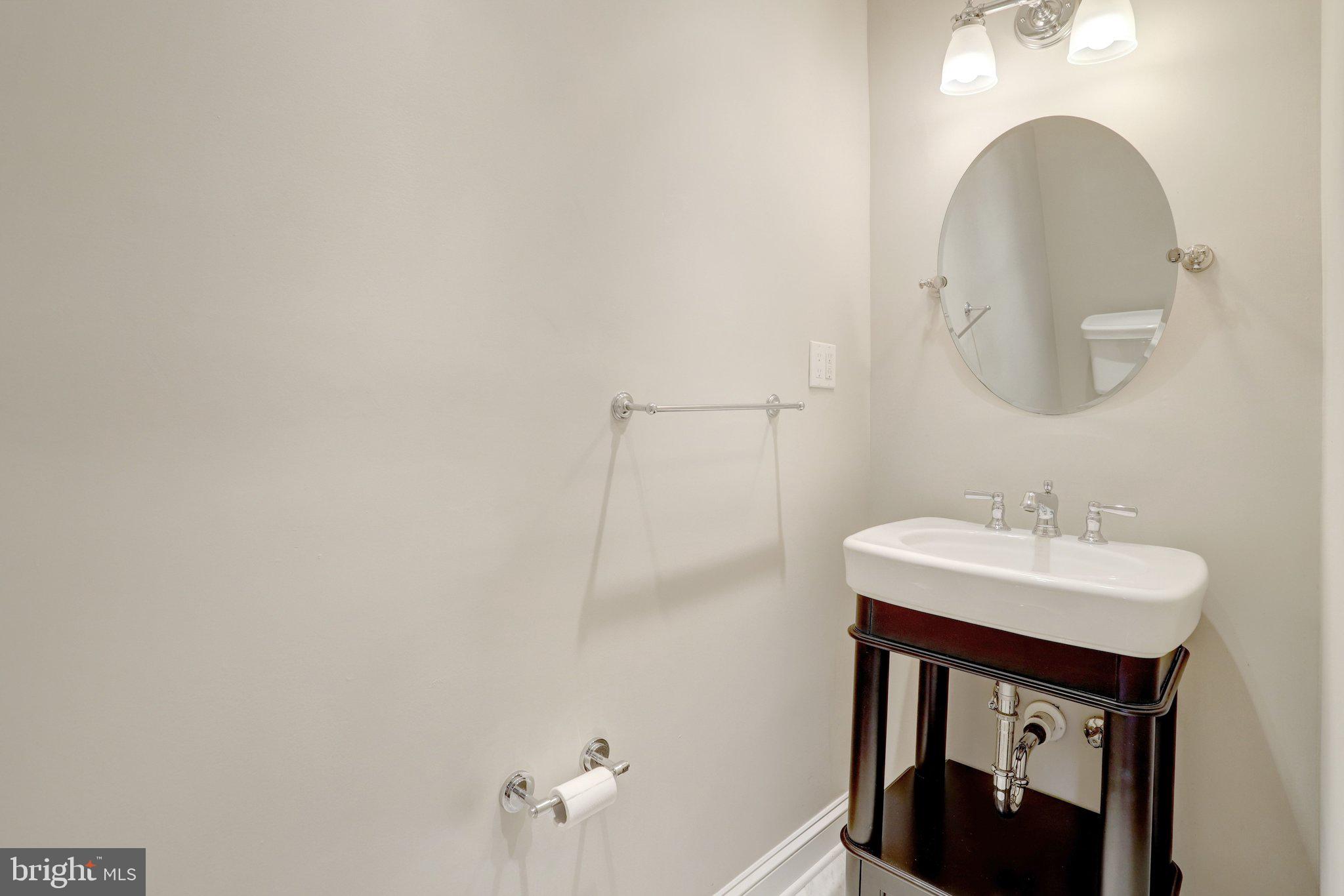 COUNTRY CLUB - Residential